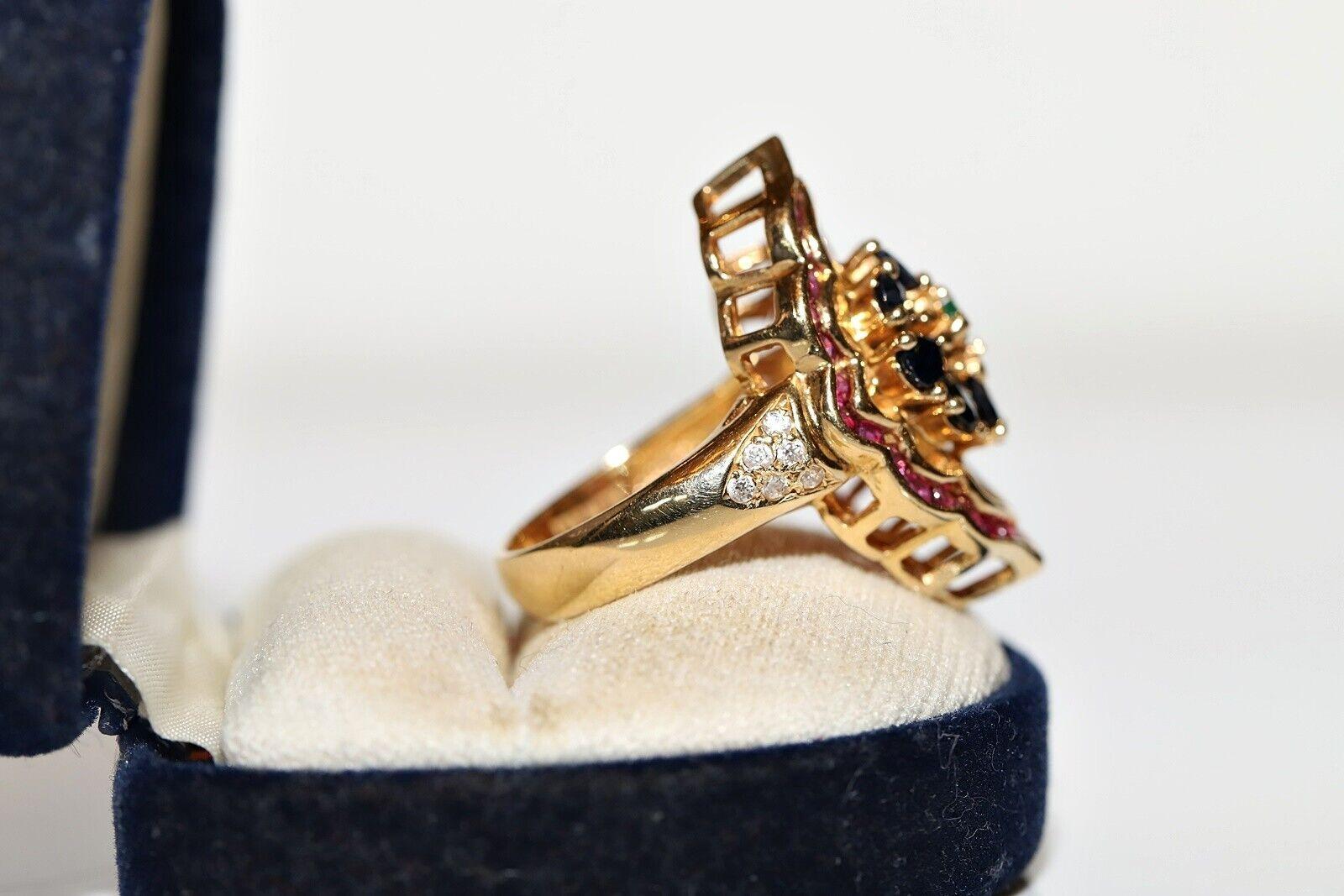 Vintage Circa 1980s 18k Gold Natural Ruby And Sapphire Emerald Navette Ring In Good Condition For Sale In Fatih/İstanbul, 34