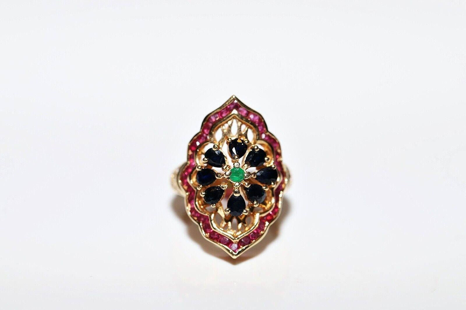Women's Vintage Circa 1980s 18k Gold Natural Ruby And Sapphire Emerald Navette Ring For Sale