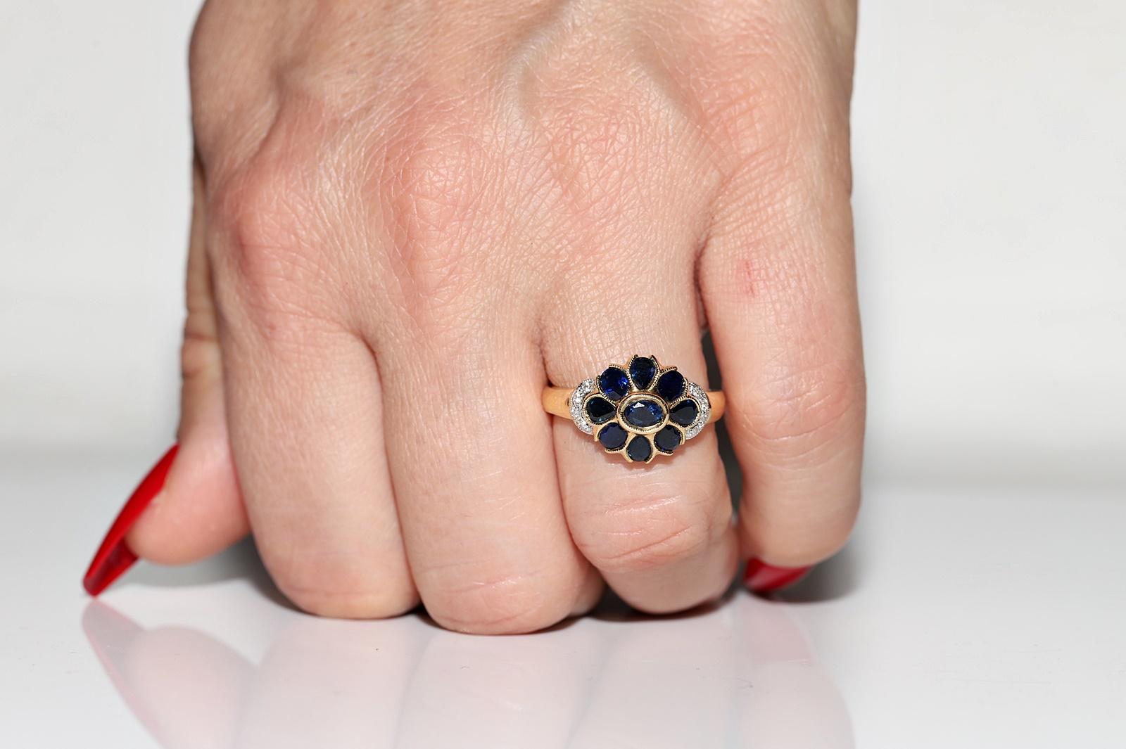 Dekorierter Vintage-Ring aus 18 Karat Gold mit natürlichem Saphir und Diamant, ca. 1980er Jahre (Retro) im Angebot