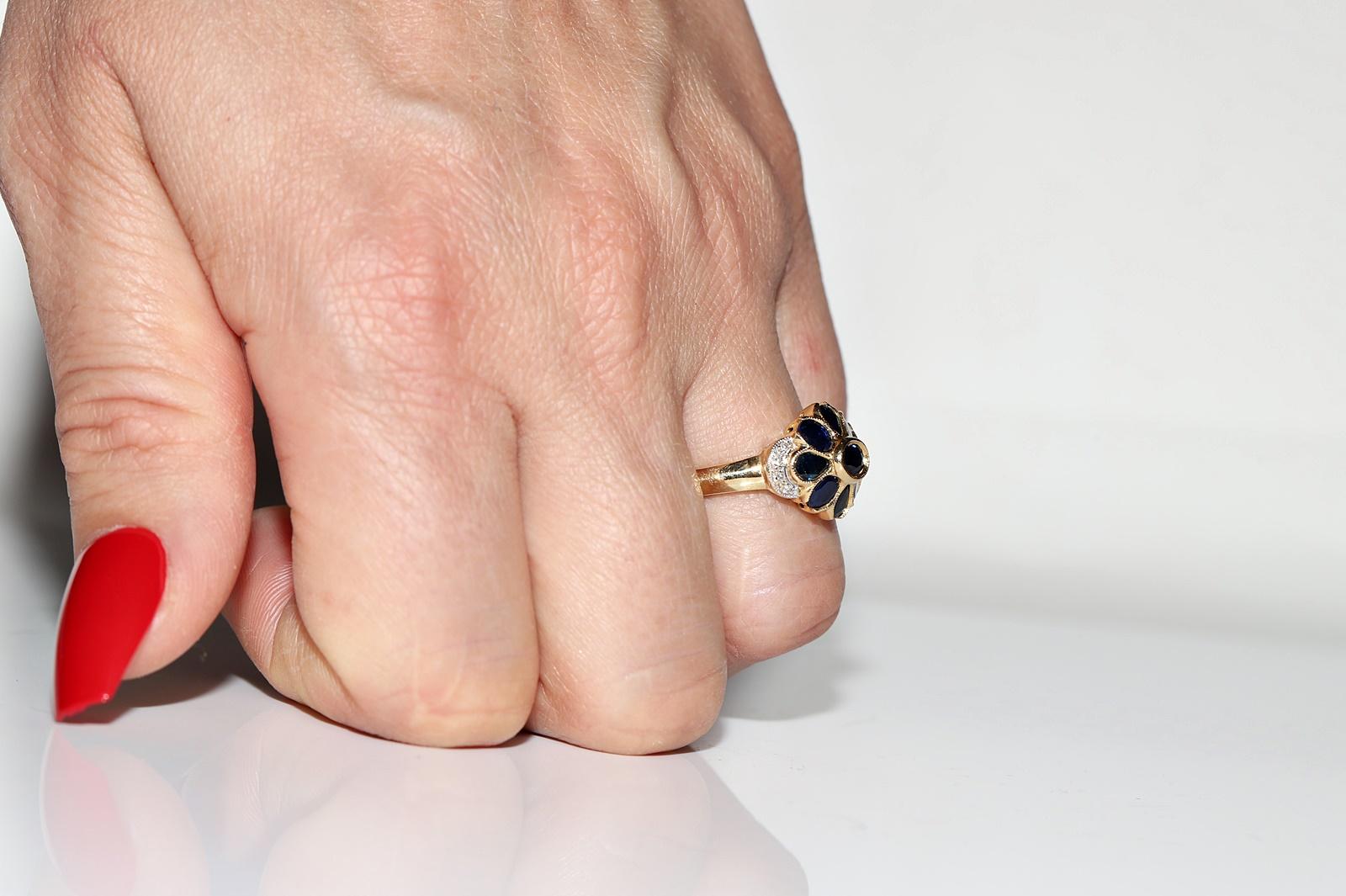 Dekorierter Vintage-Ring aus 18 Karat Gold mit natürlichem Saphir und Diamant, ca. 1980er Jahre (Brillantschliff) im Angebot