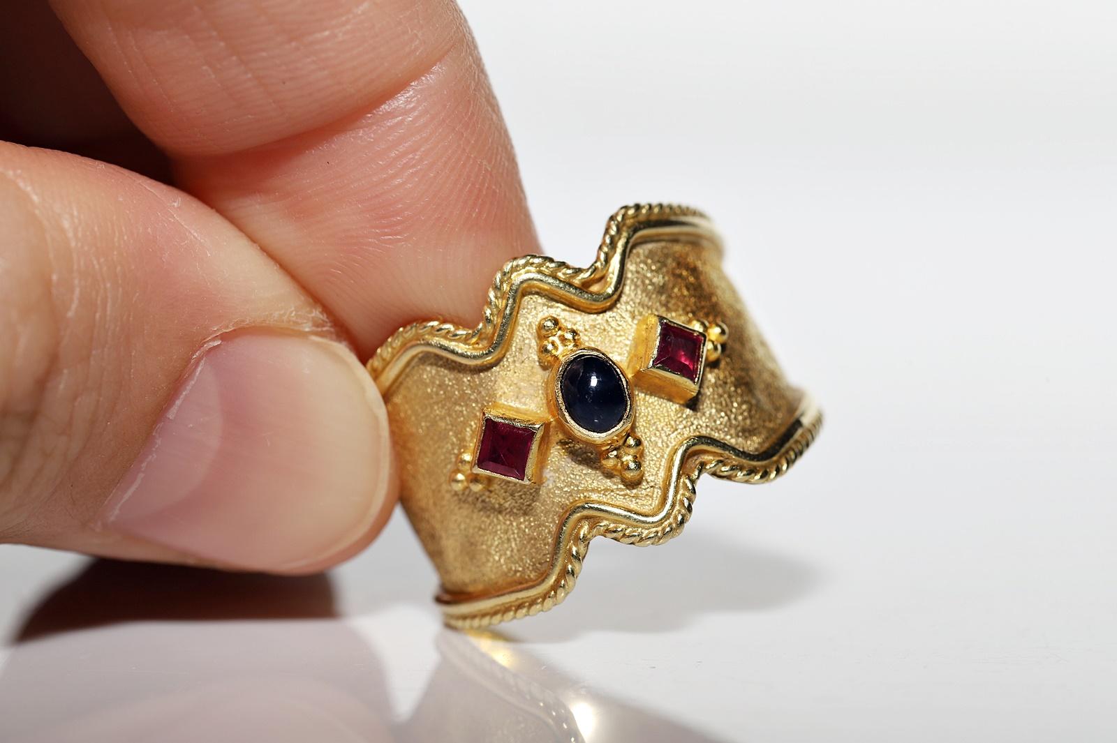 Vintage Circa 1980s 18k Gold Natural Sapphire And Ruby Decorated Ring For Sale 6