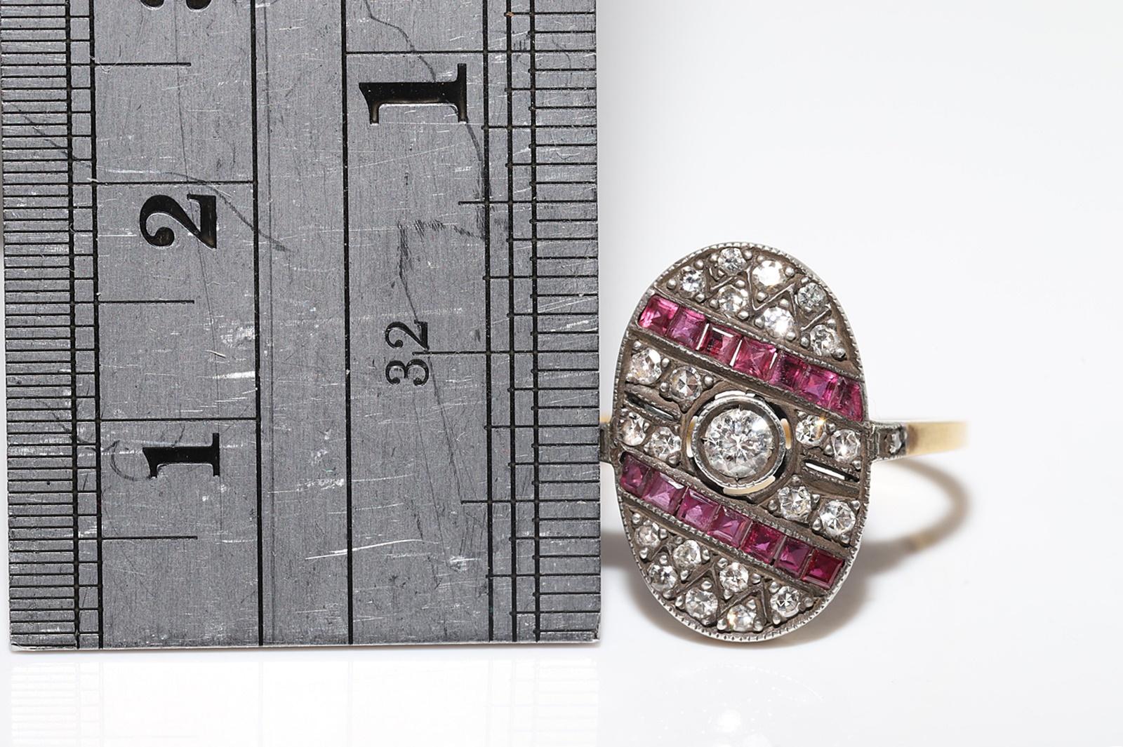 Vintage Circa 1980s 18k Gold Top Silver Natural Diamond And Caliber Ruby Ring In Good Condition For Sale In Fatih/İstanbul, 34