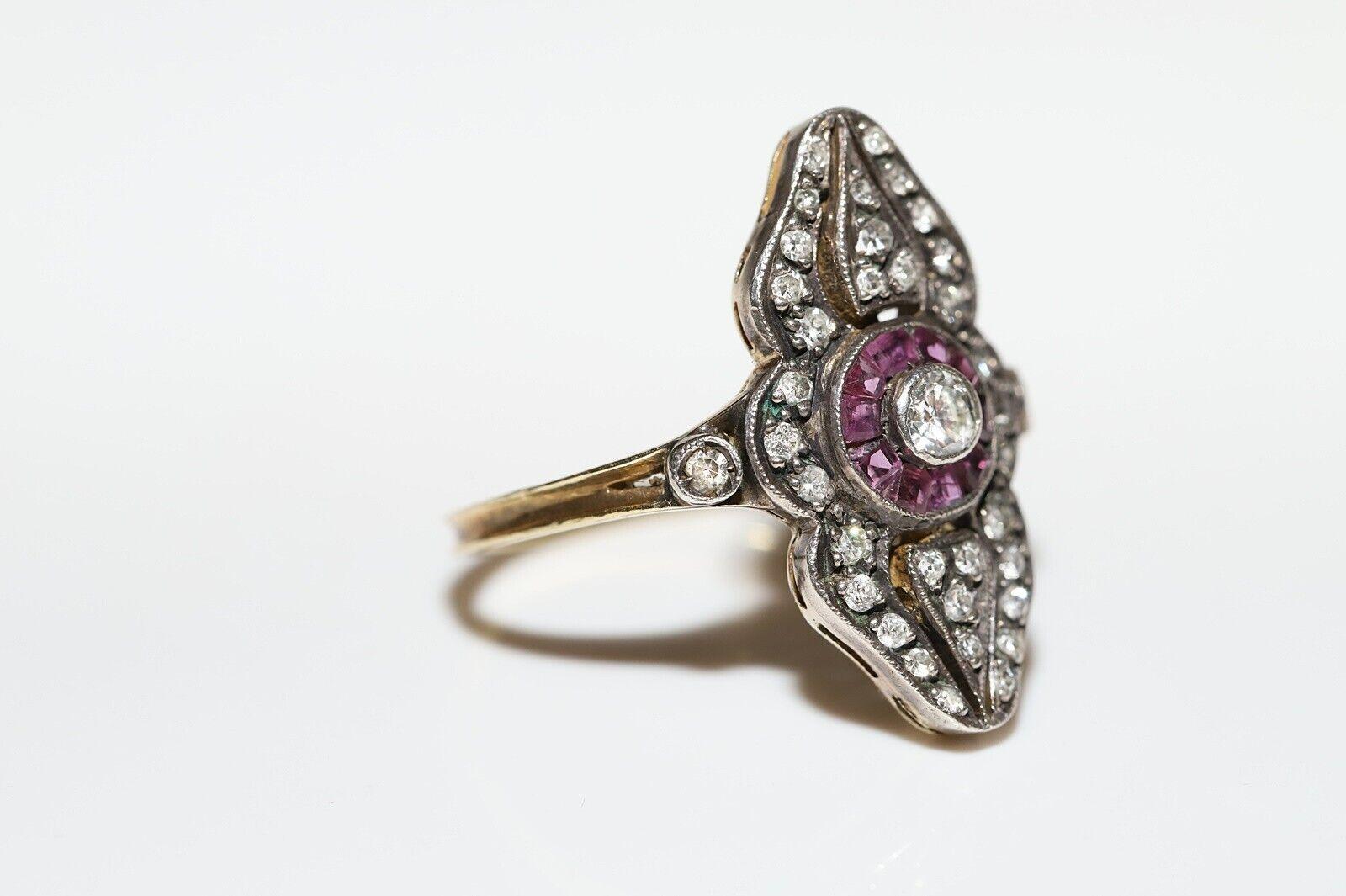 In sehr gutem Zustand.
Das Gesamtgewicht beträgt 3.6 Gramm.
Der Diamant hat insgesamt 0,85 Karat.
Der Diamant hat die Farbe H und die Reinheit vs-s1-s2.
Insgesamt ist Rubin 0,40 Karat.
Ringgröße ist US 7.2 
Wir können jede Größe herstellen.
Die Box