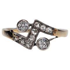 Vintage Circa 1980s 18k Gold Top Silver Natural Diamond Decorated Ring