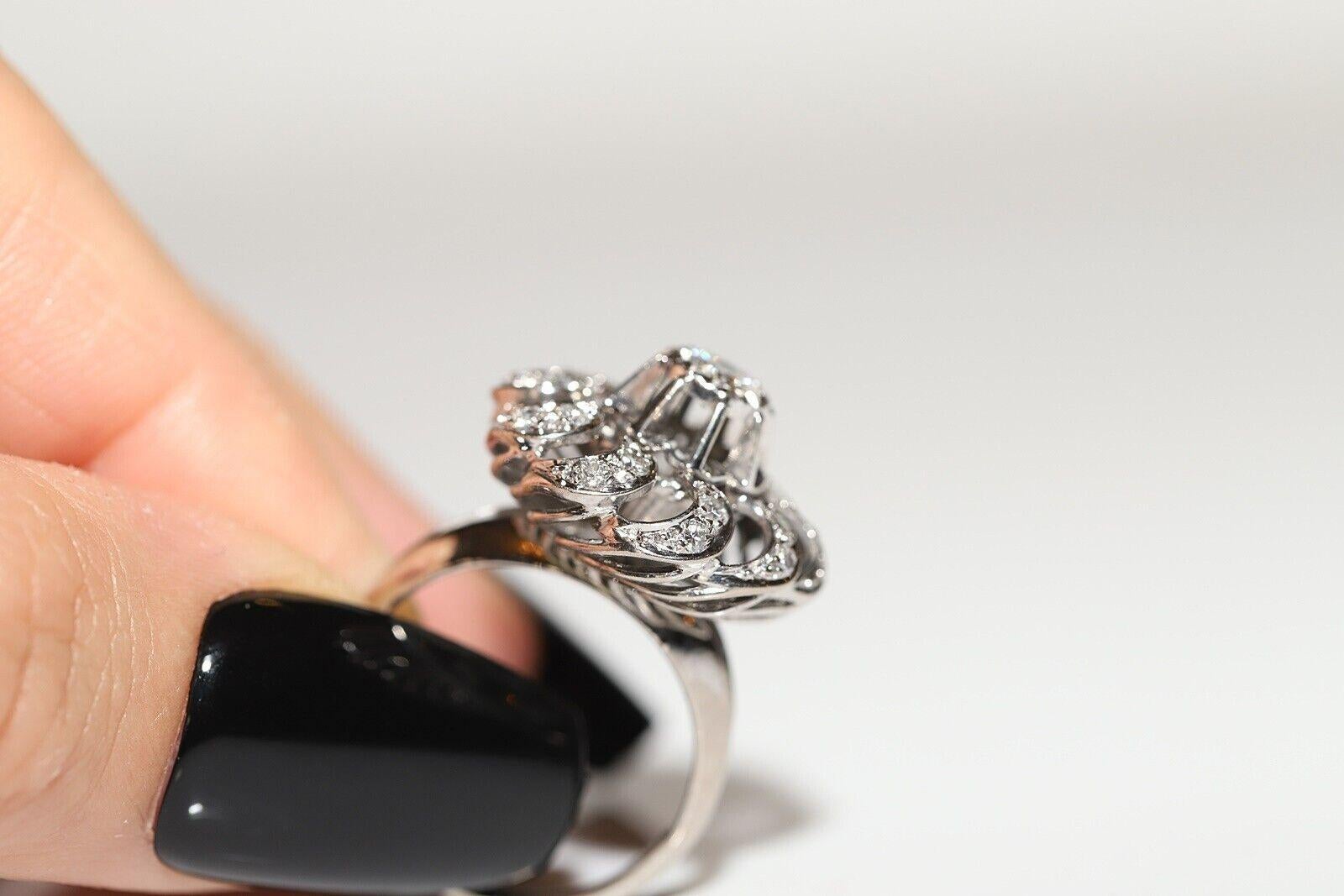 Anello forte decorato con diamanti naturali in oro bianco 18 carati, CIRCA GLI ANNI 80 In condizioni buone in vendita a Fatih/İstanbul, 34
