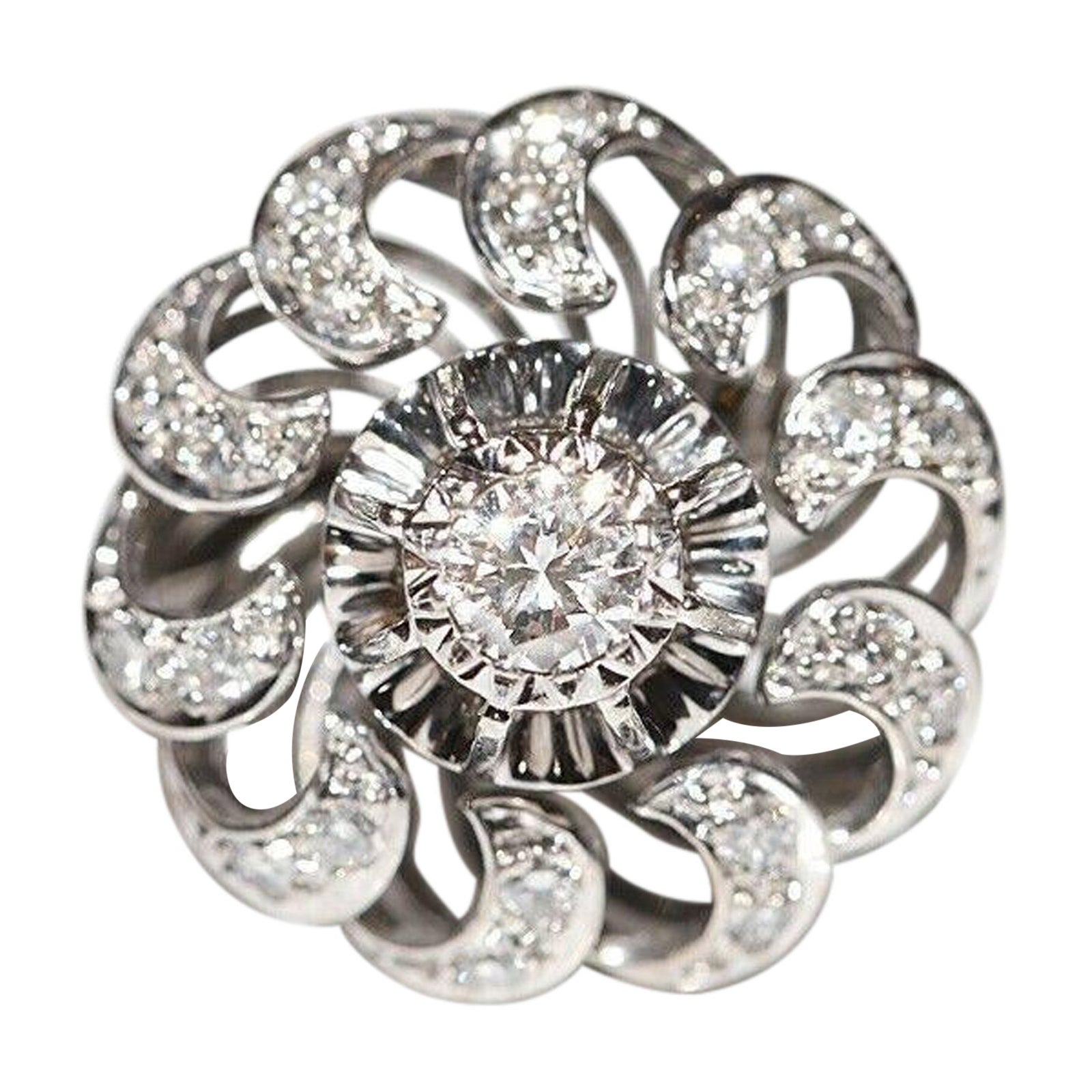 Vintage Circa 1980s 18k White Gold Natural Diamond Decorated Strong Ring