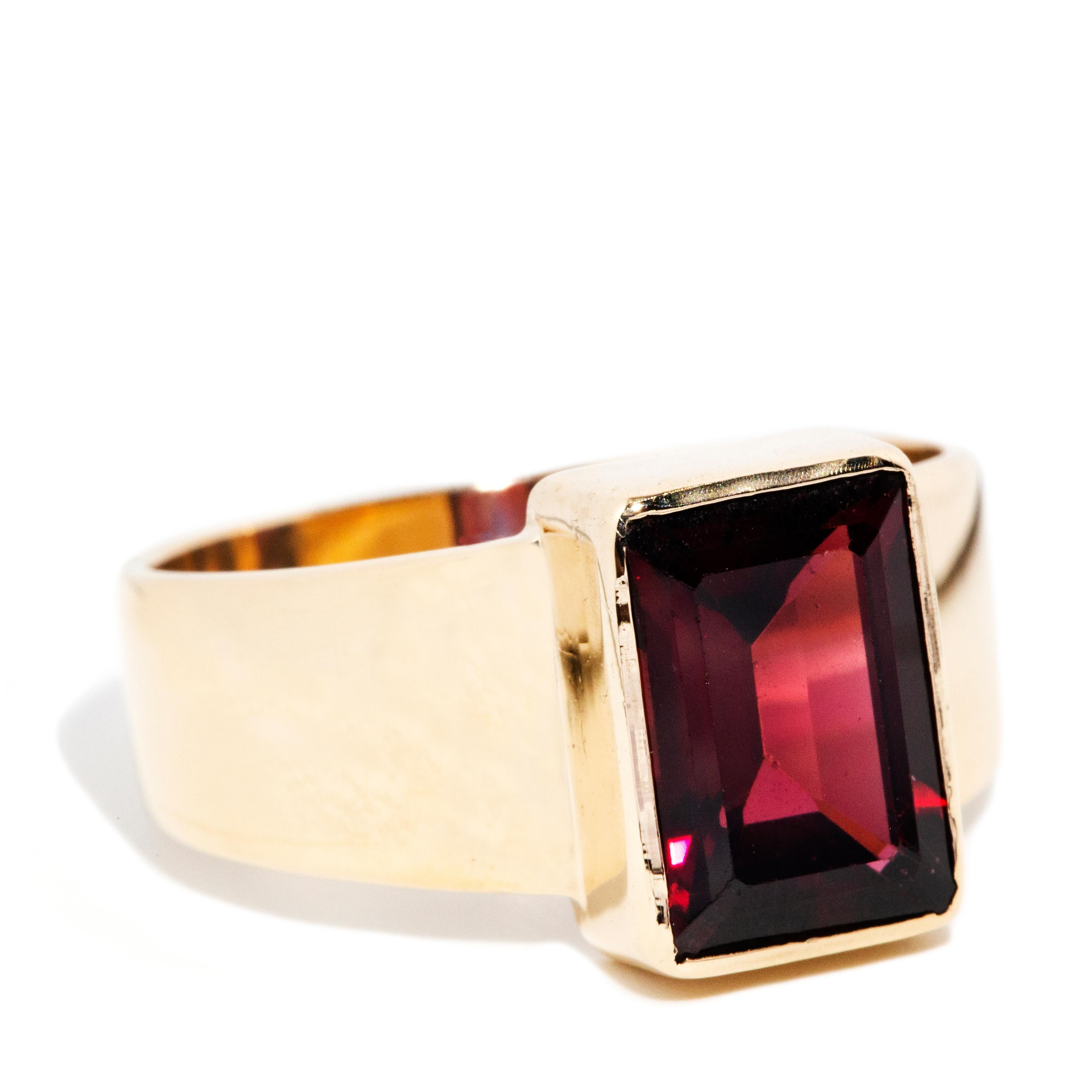 Modern Vintage Circa 1980s 4.6 Carat Bright Deep Red Garnet Vintage Ring 9 Carat Gold