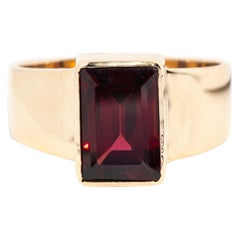 Vintage Circa 1980s 4.6 Carat Bright Deep Red Garnet Vintage Ring 9 Carat Gold