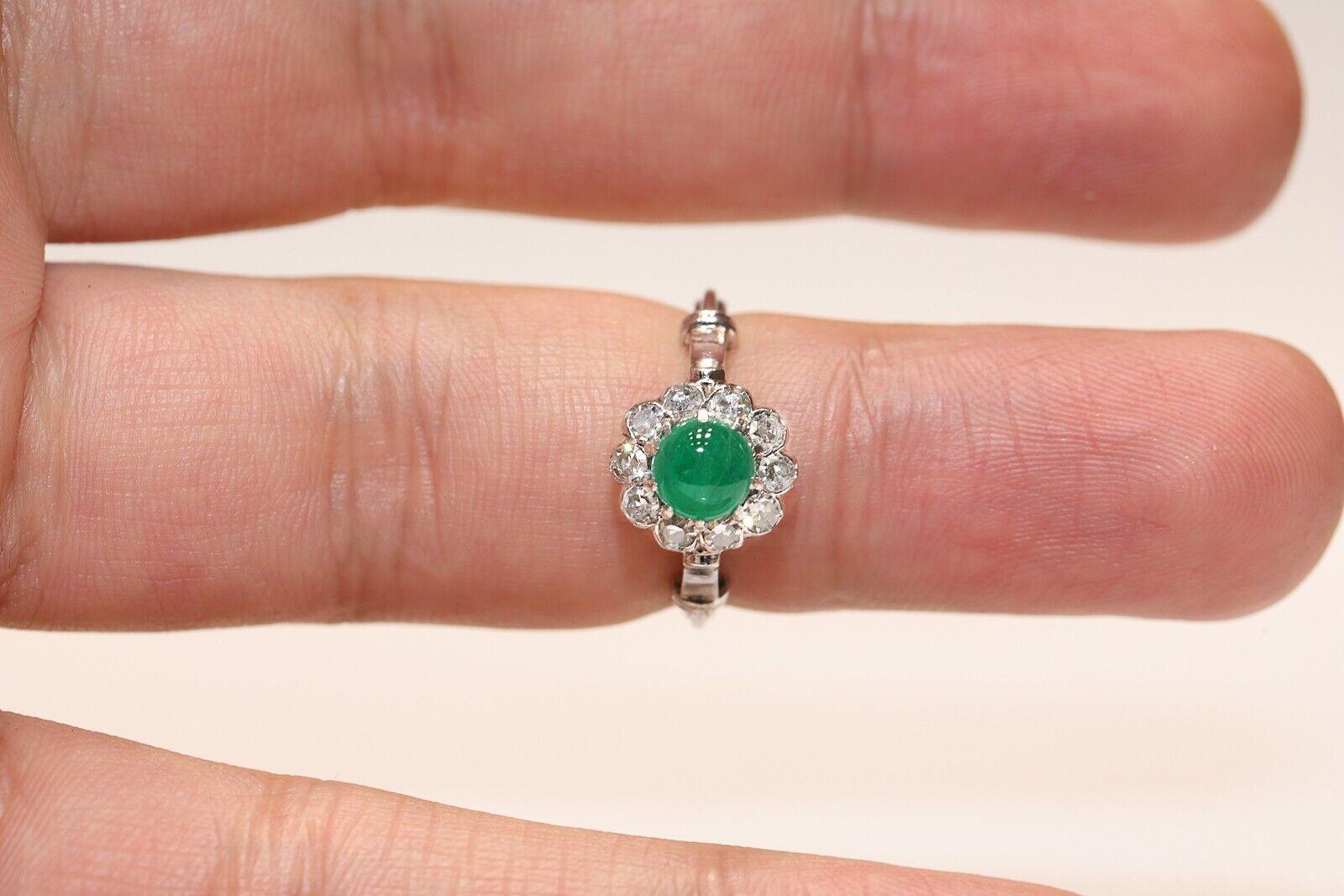 Vintage Circa 1980s 8k Gold Natural Cabochon Cut Emerald And Diamond Ring en vente 1