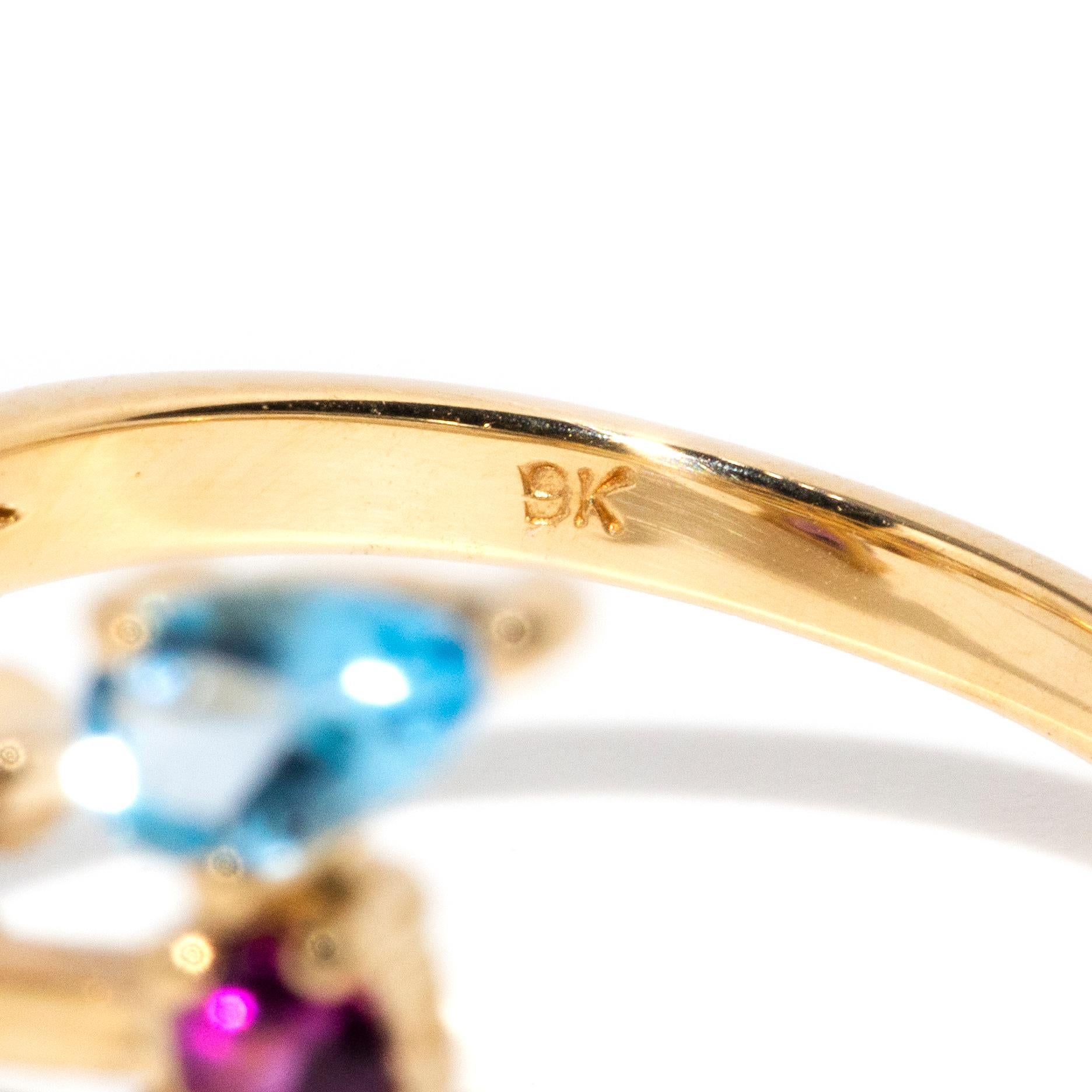 Vintage circa 1980s 9 Carat Yellow Gold Accent Stone Crossover Style Band 5
