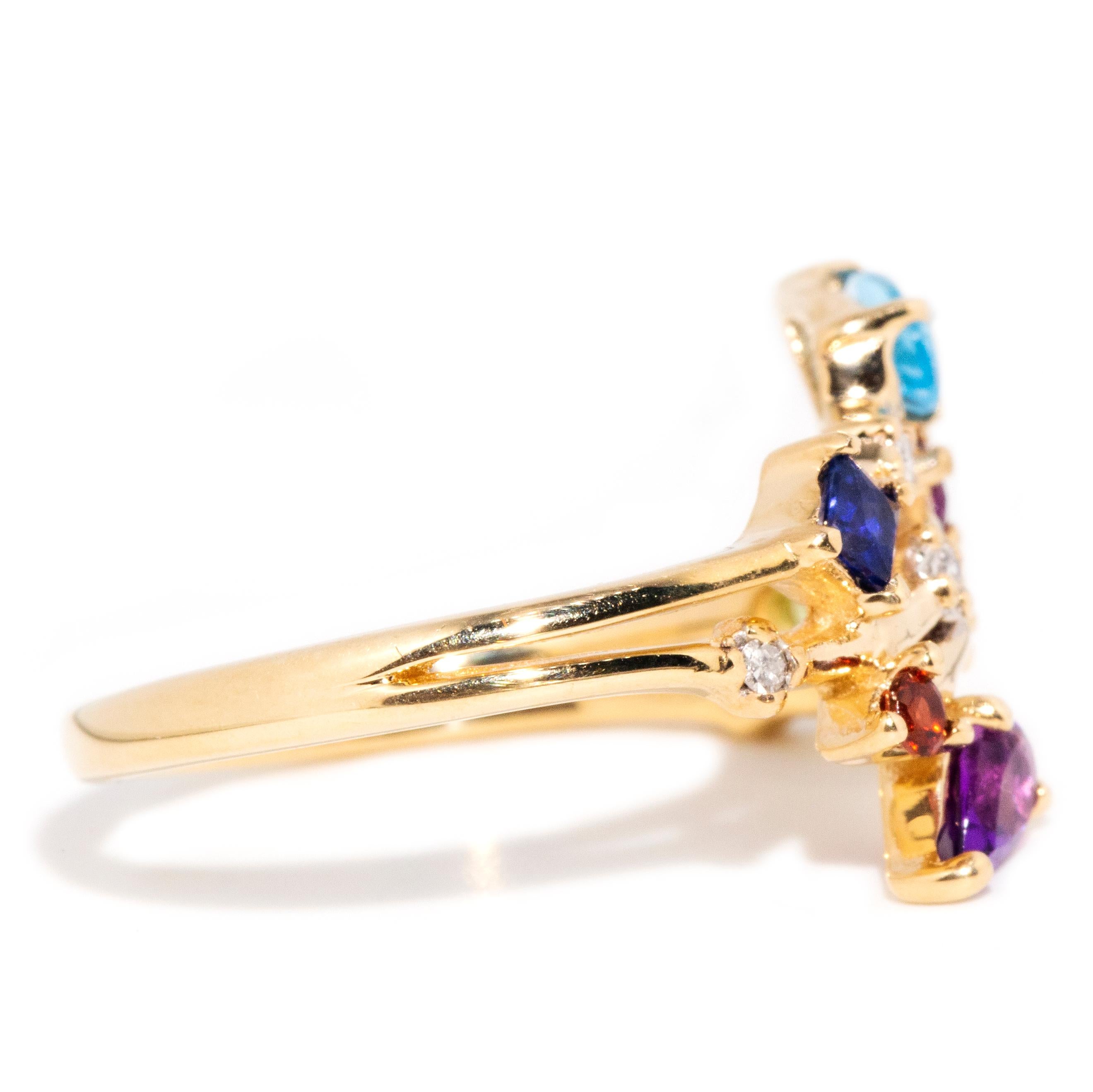 Vintage circa 1980s 9 Carat Yellow Gold Accent Stone Crossover Style Band In Good Condition In Hamilton, AU