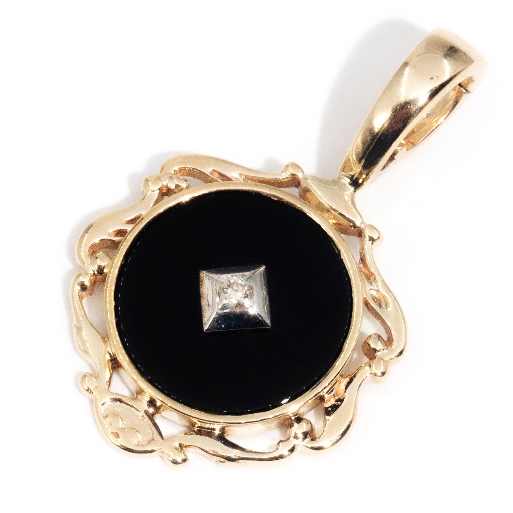 Anhänger aus 9 Karat Gelbgold und rundem Onyx, Vintage, um 1980 (Moderne)