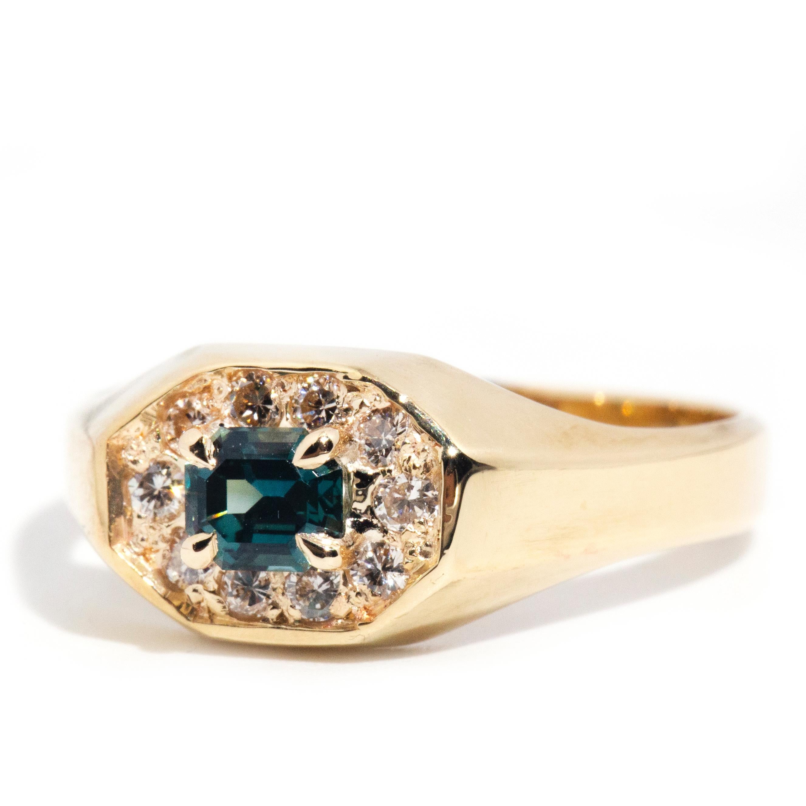 Vintage circa 1980s 9 Carat Yellow Gold Diamond and Sapphire Hexagonal Ring In Good Condition In Hamilton, AU
