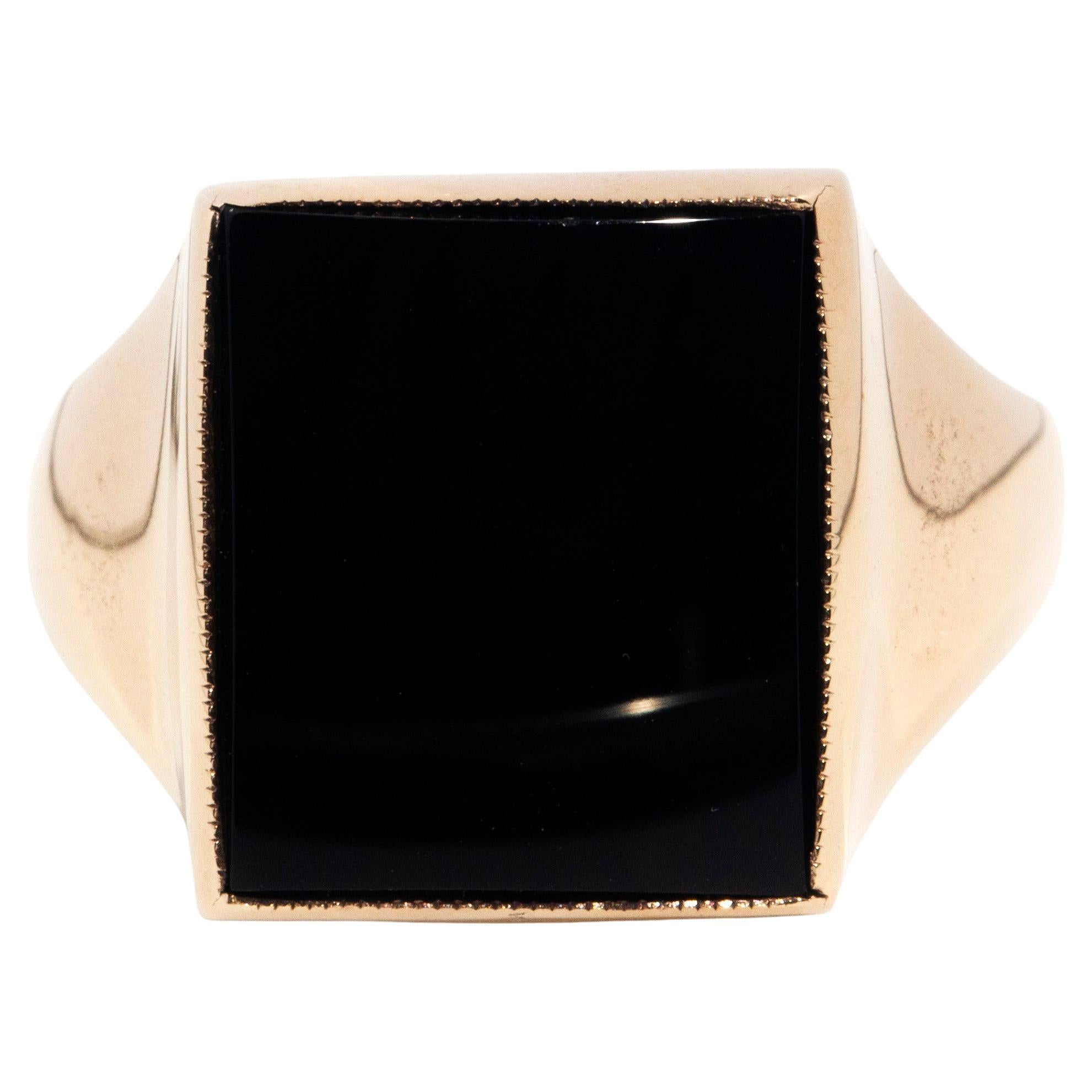 Vintage circa 1980s 9 Carat Yellow Gold Rectangular Buff Top Onyx Signet Ring For Sale