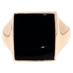 Vintage circa 1980s 9 Carat Yellow Gold Rectangular Buff Top Onyx Signet Ring