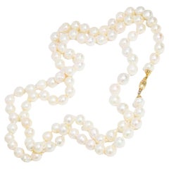 Vintage Circa 1980s Akoya Pearl Strand Necklace 18 Yellow Gold Clasp