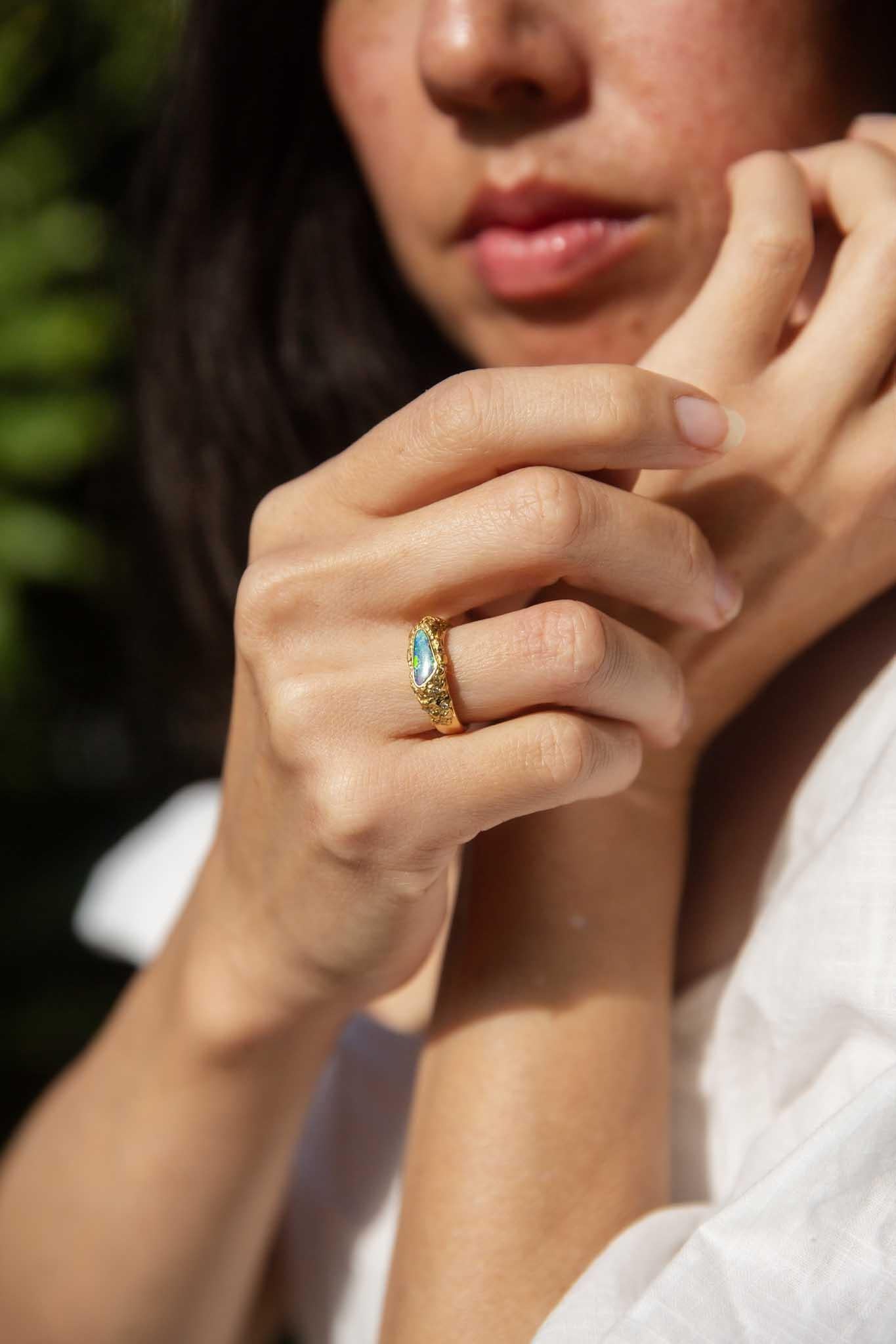 Vintage Circa 1980s Australian Boulder Opal & Diamond Ring 18 Carat Gold For Sale 2