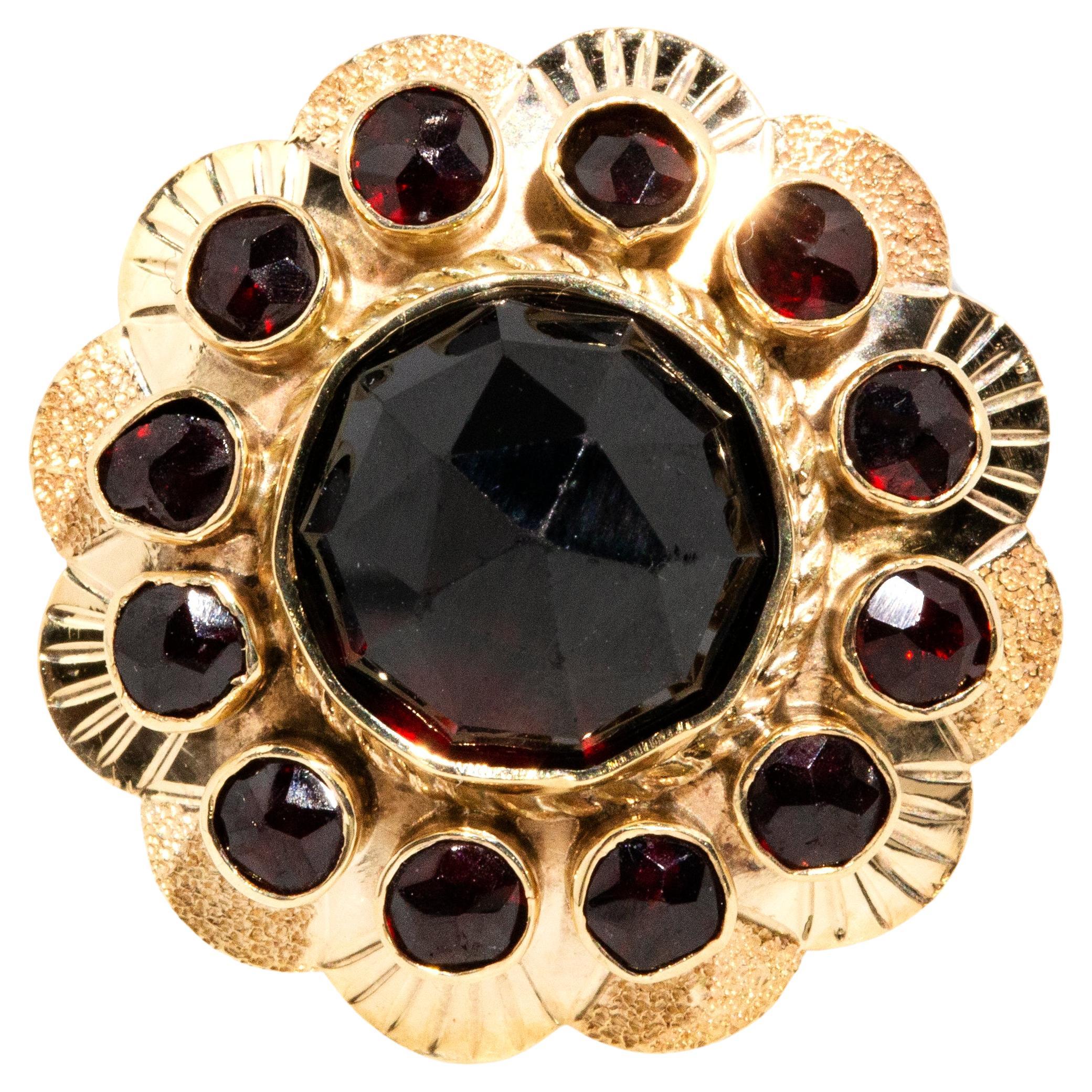 Vintage-Cluster-Ring aus 14 Karat Gelbgold mit böhmischem Granat im Sternschliff, ca. 1980er Jahre im Angebot