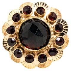 Vintage-Cluster-Ring aus 14 Karat Gelbgold mit böhmischem Granat im Sternschliff, ca. 1980er Jahre