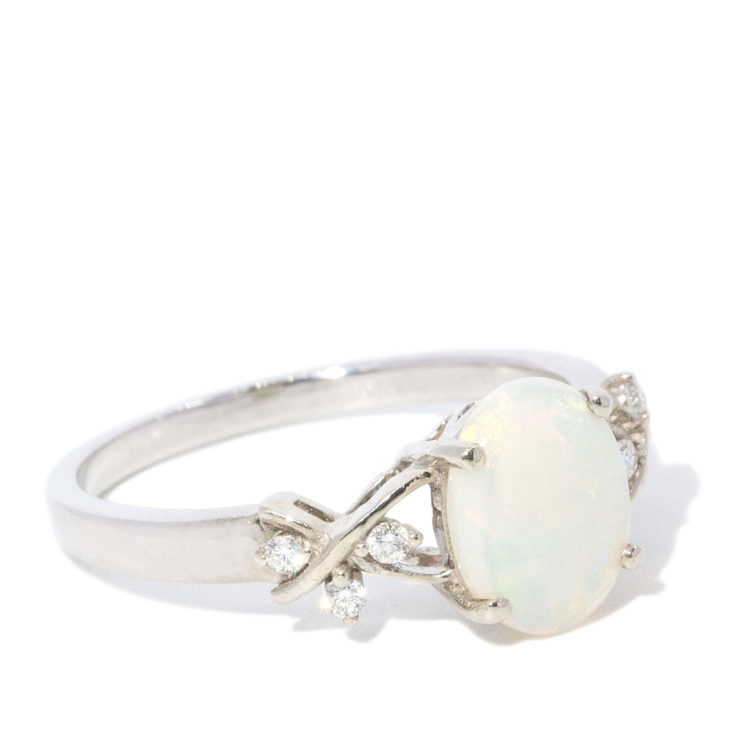 Vintage-Ring aus 14 Karat Weißgold mit Kristall-Opal und Diamant, ca. 1980er Jahre (Moderne) im Angebot