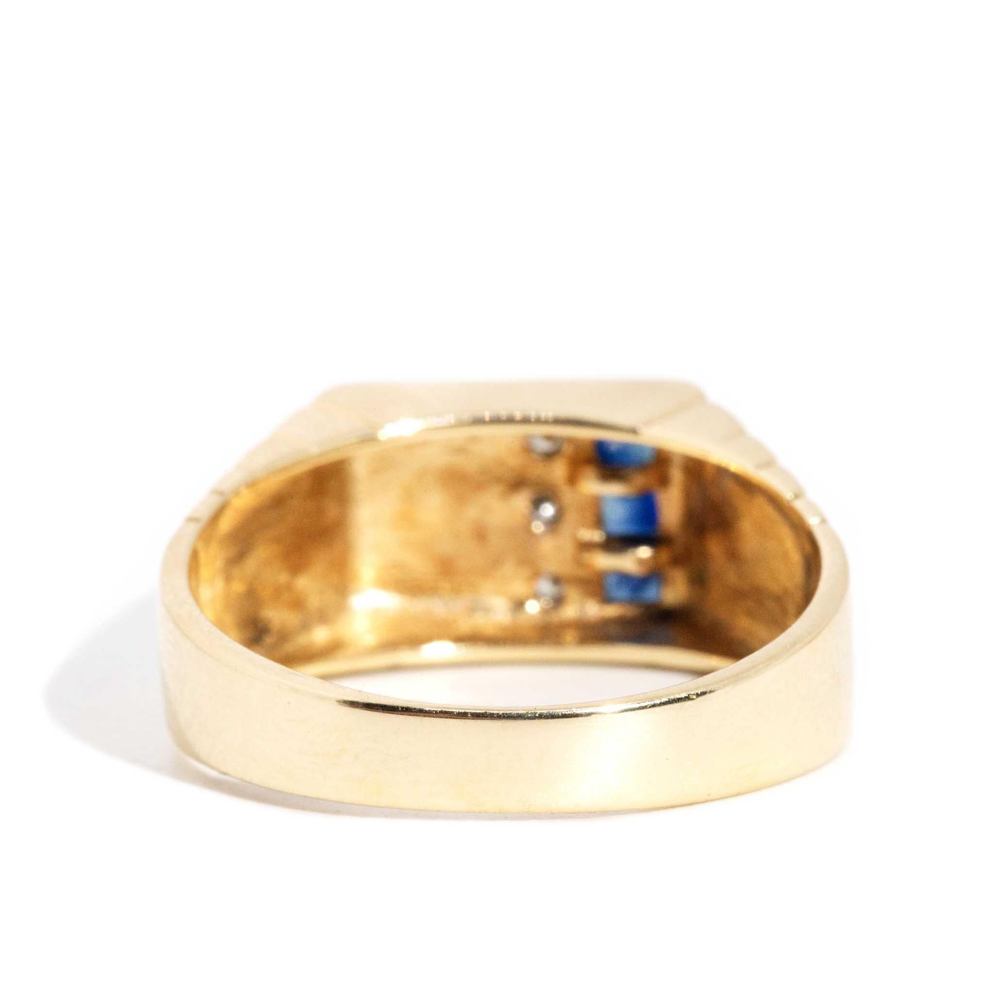 Vintage Circa 1980s Deep Blue Sapphire & Diamond Signet Ring 9 Carat Gold 1