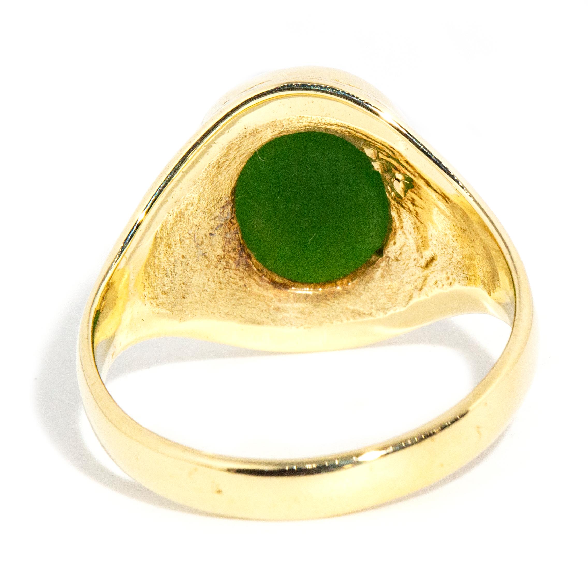 Vintage Circa 1980s Deep Green Nephrite Jade Cabochon Ring 14 Carat Yellow Gold In Good Condition For Sale In Hamilton, AU