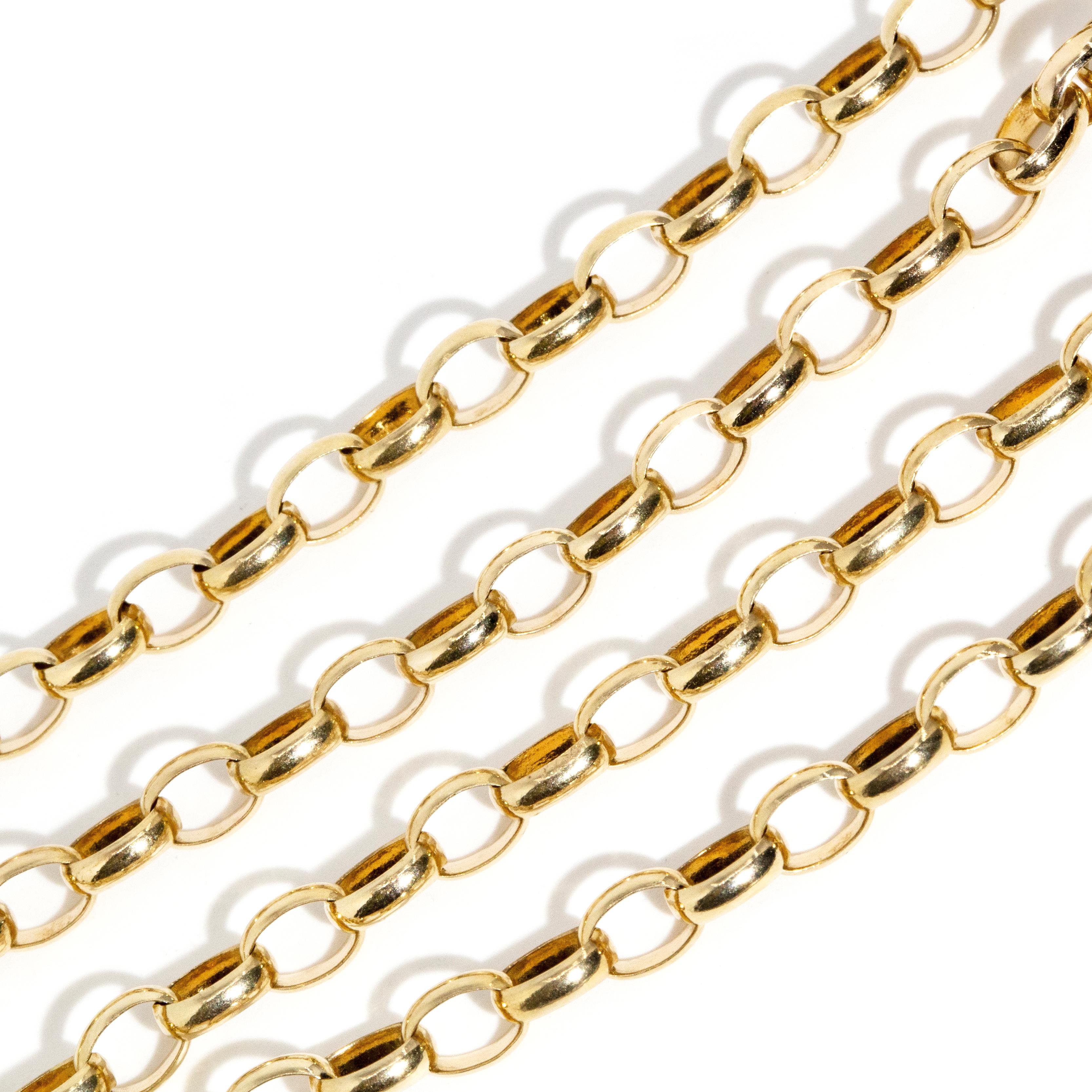 Chaîne à maillons ovales lourdes en or jaune 9 carats, taille diamant, années 1980 Pour femmes en vente