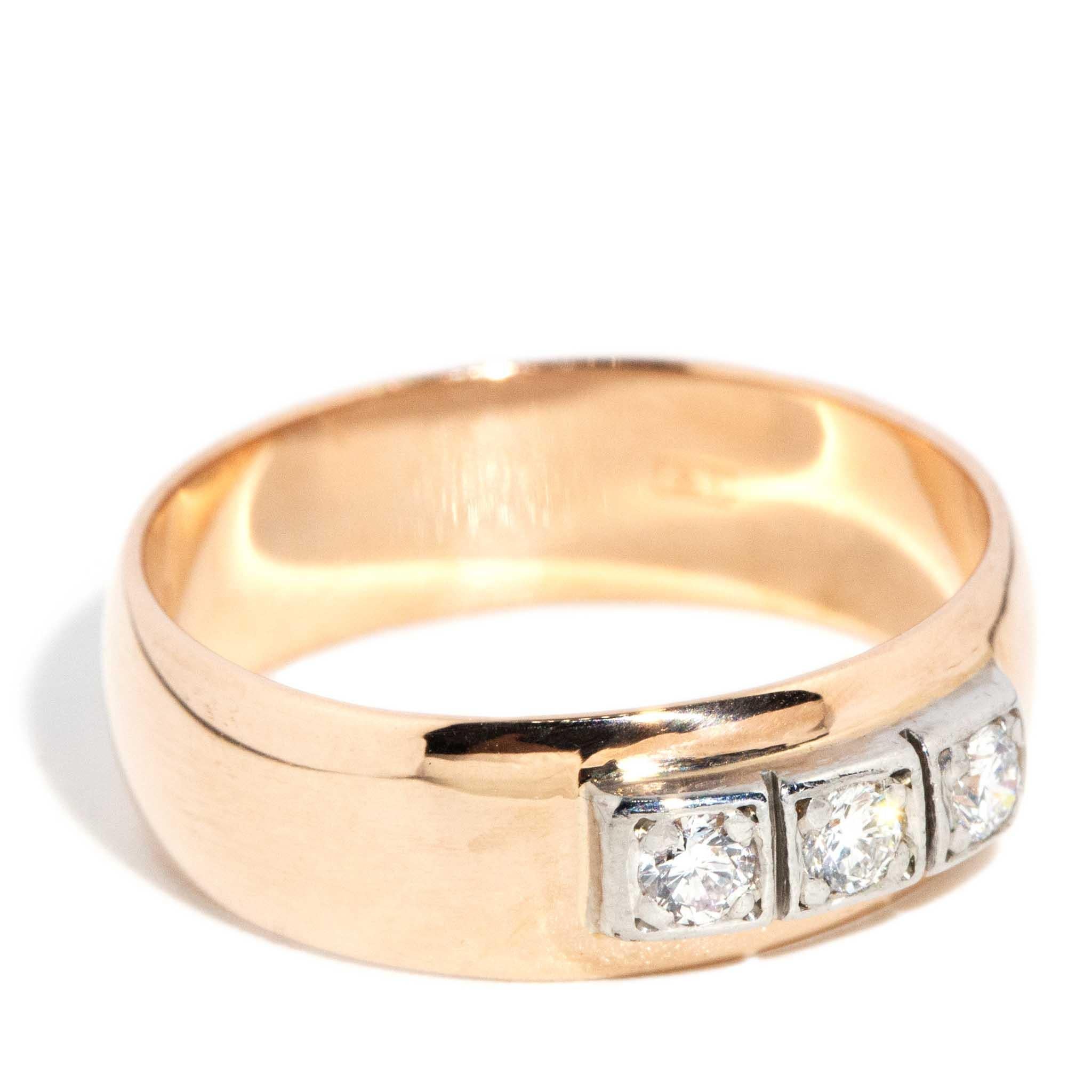 Taille brillant Bracelet vintage à trois pierres en or 14 carats avec diamants des années 1980 en vente
