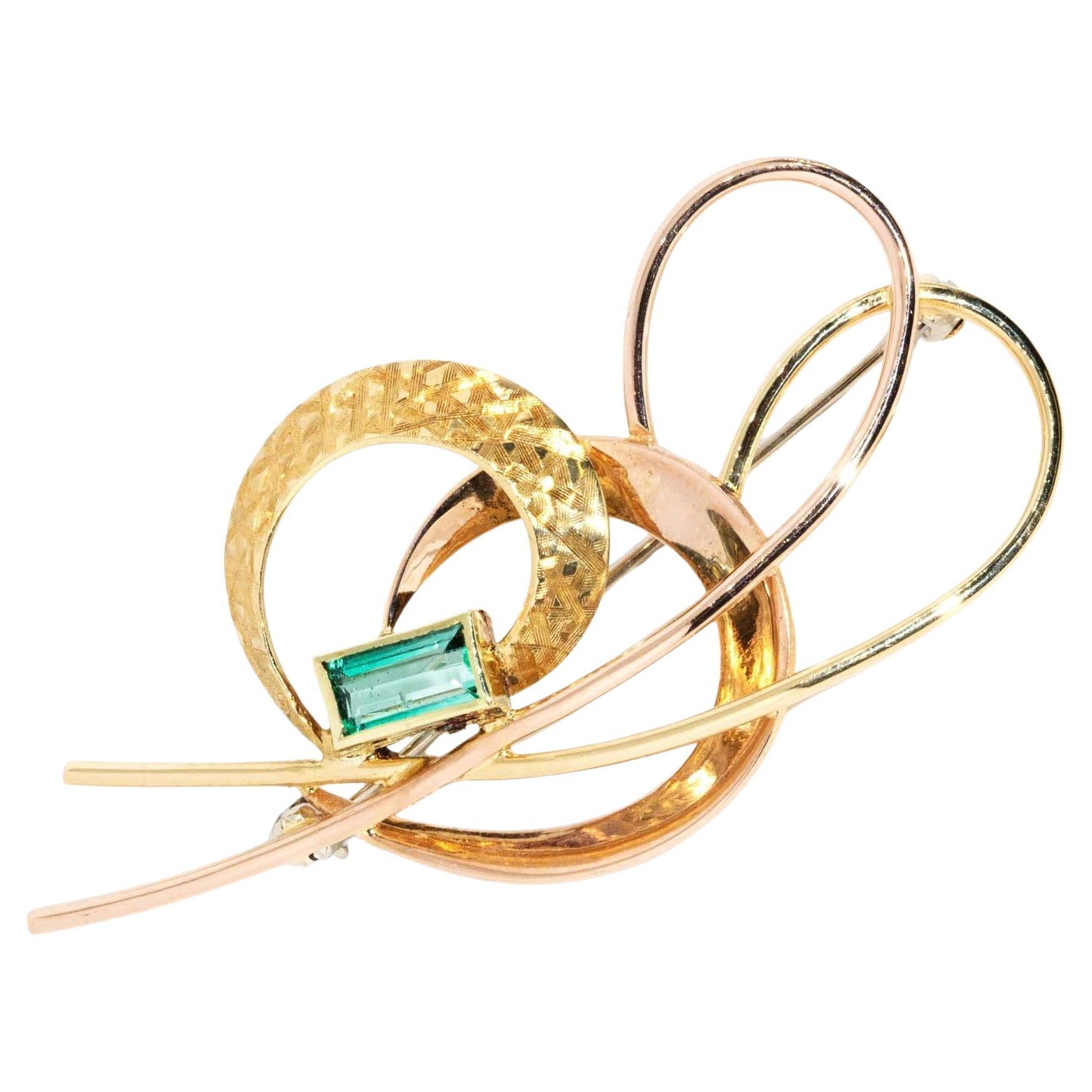 Vintage Circa 1980s Emerald Freeform Heart Brooch 18 Carat Gold
