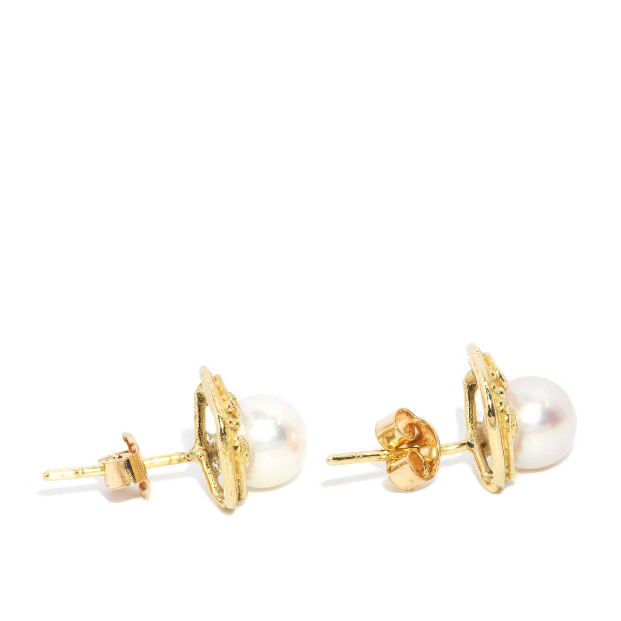 Vintage Circa 1980s Half Moon Pearl Stud Earrings 18 Carat Gold In Good Condition For Sale In Hamilton, AU