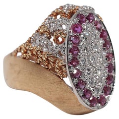 Vintage Circa 1980s Handcrafted 14k Gold Natural Diamond and Ruby Filigree Ring (Bague filigranée en or naturel avec diamants et rubis)