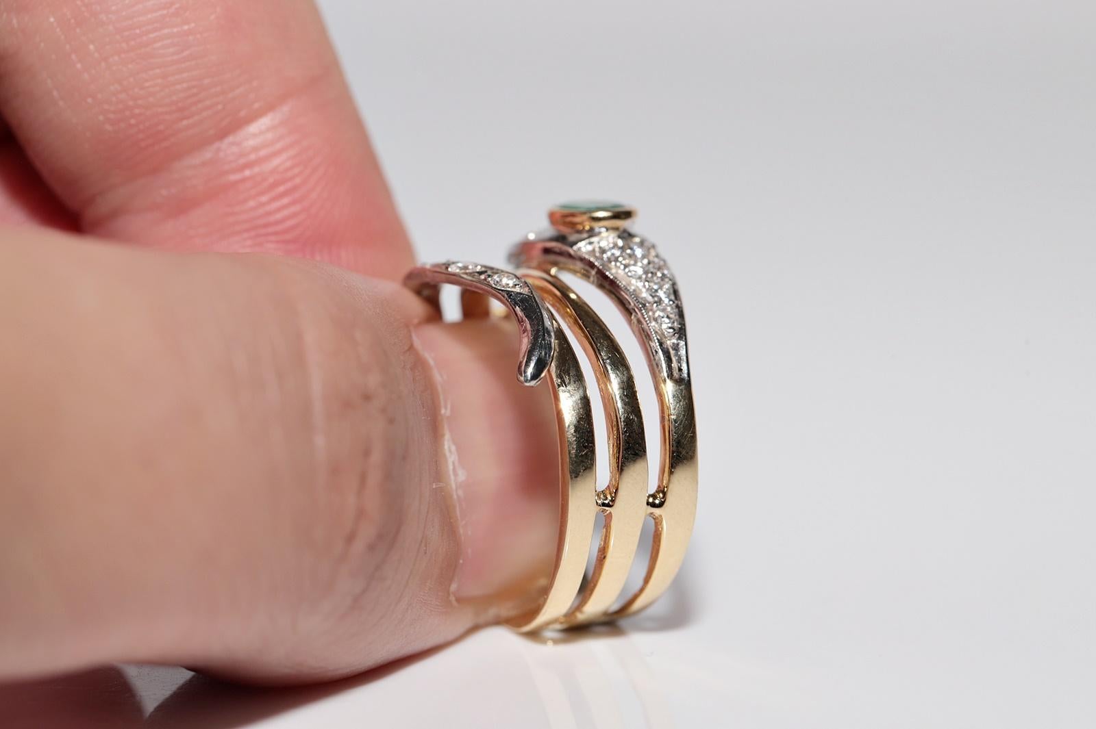 Vintage Circa 1980s Handcrafted  18k Gold Natural Diamond And Emerald Snake Ring For Sale 5