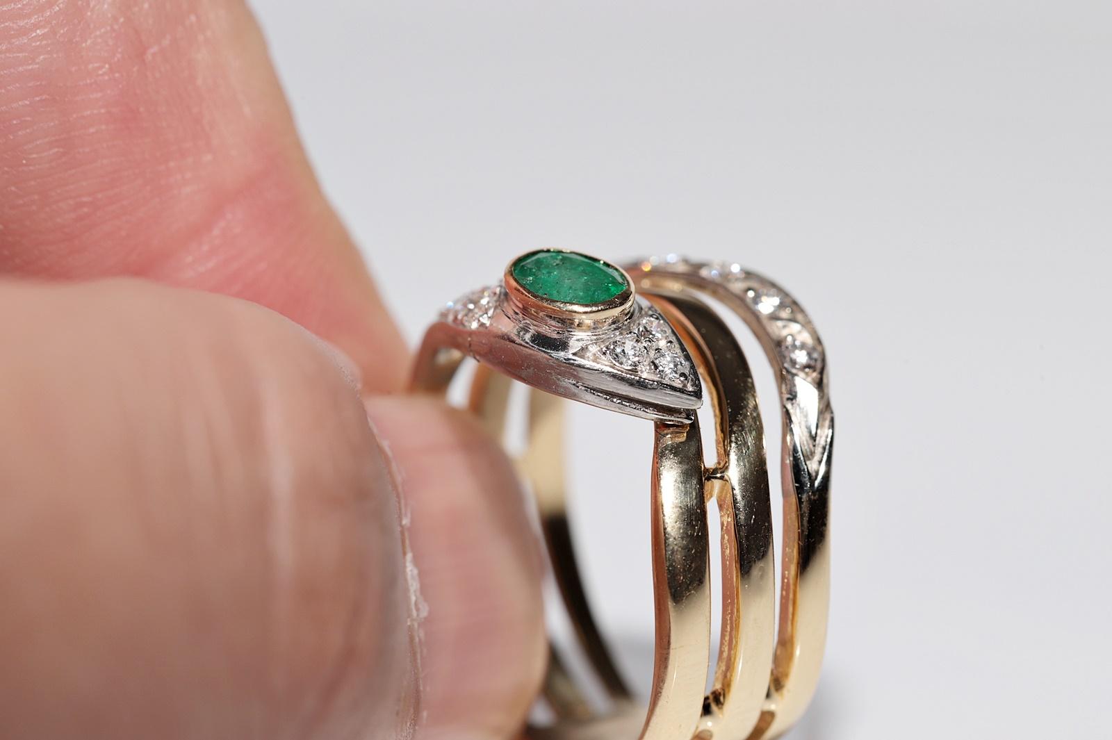 Vintage Circa 1980er Jahre Handgefertigt  18 Karat Gold Schlangenring mit natürlichem Diamant und Smaragd im Angebot 6