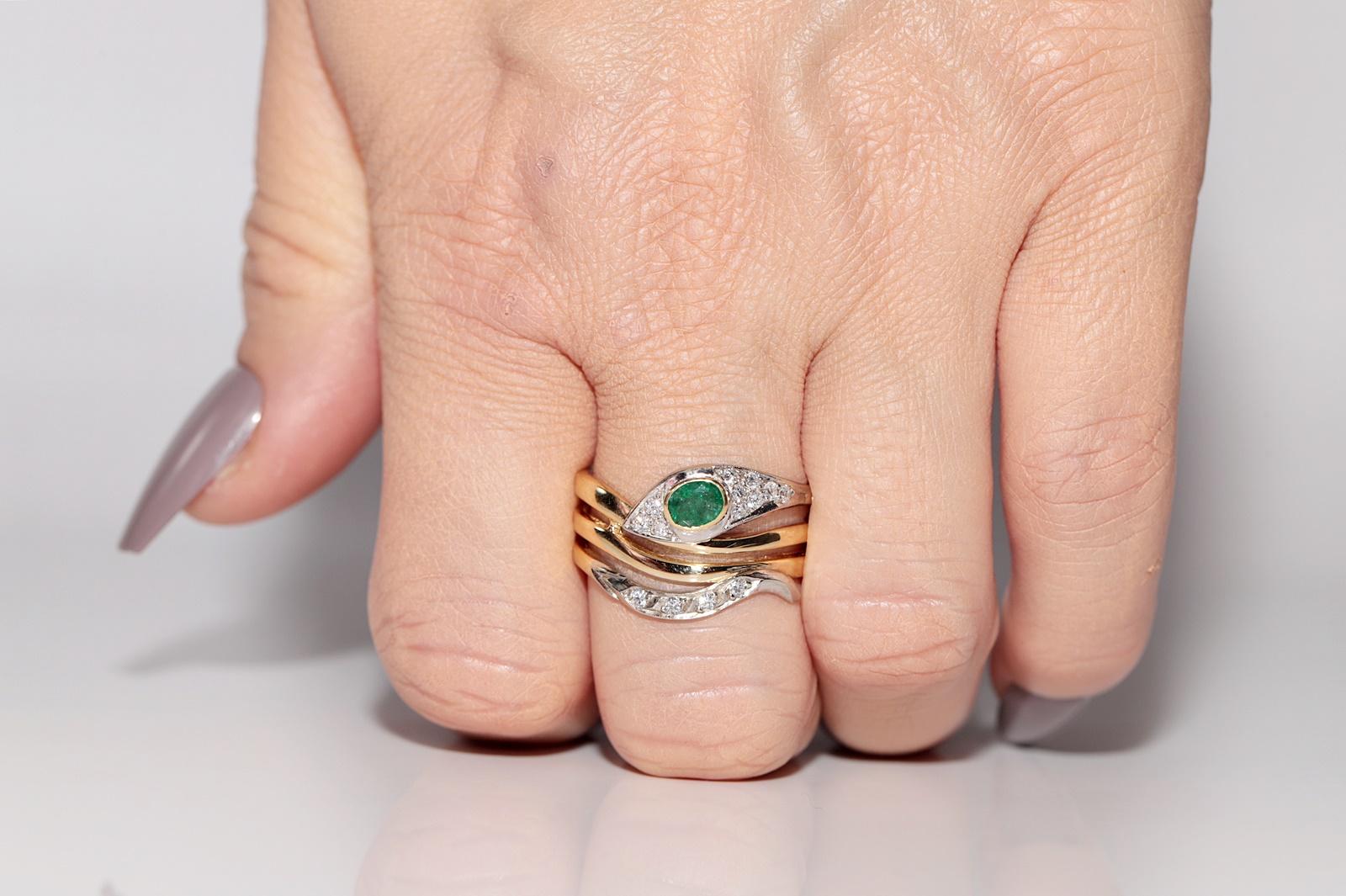 Vintage Circa 1980s Handcrafted  18k Gold Natural Diamond And Emerald Snake Ring For Sale 8