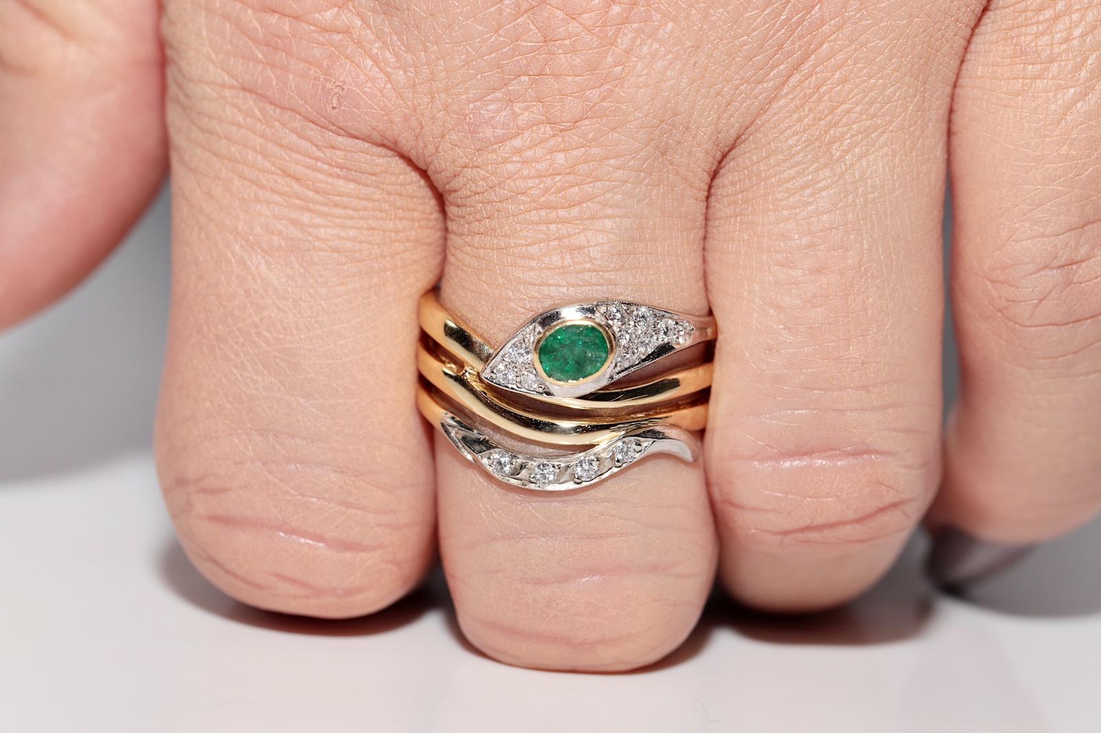 Vintage Circa 1980er Jahre Handgefertigt  18 Karat Gold Schlangenring mit natürlichem Diamant und Smaragd im Angebot 9