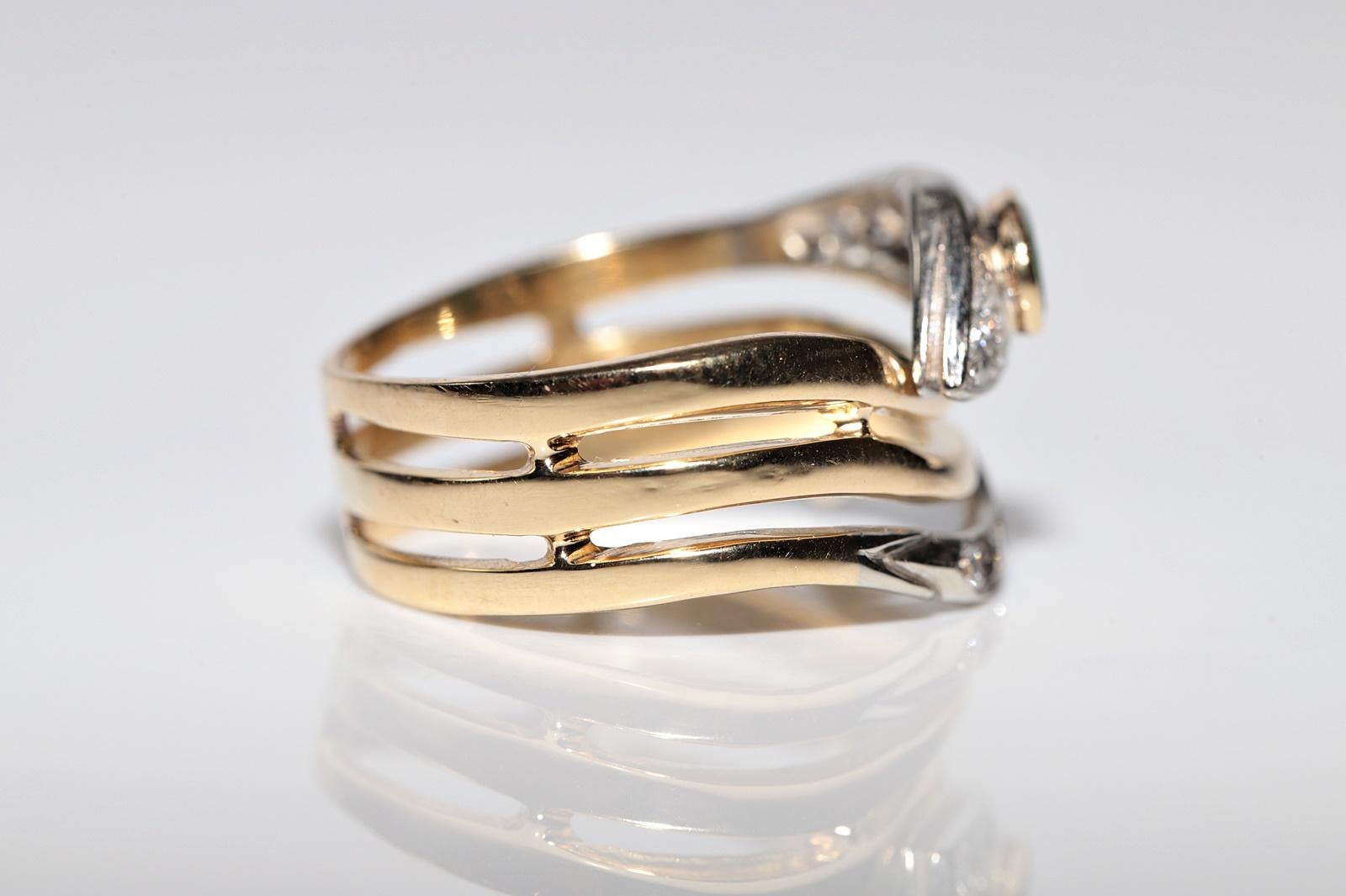 Vintage Circa 1980er Jahre Handgefertigt  18 Karat Gold Schlangenring mit natürlichem Diamant und Smaragd im Zustand „Gut“ im Angebot in Fatih/İstanbul, 34