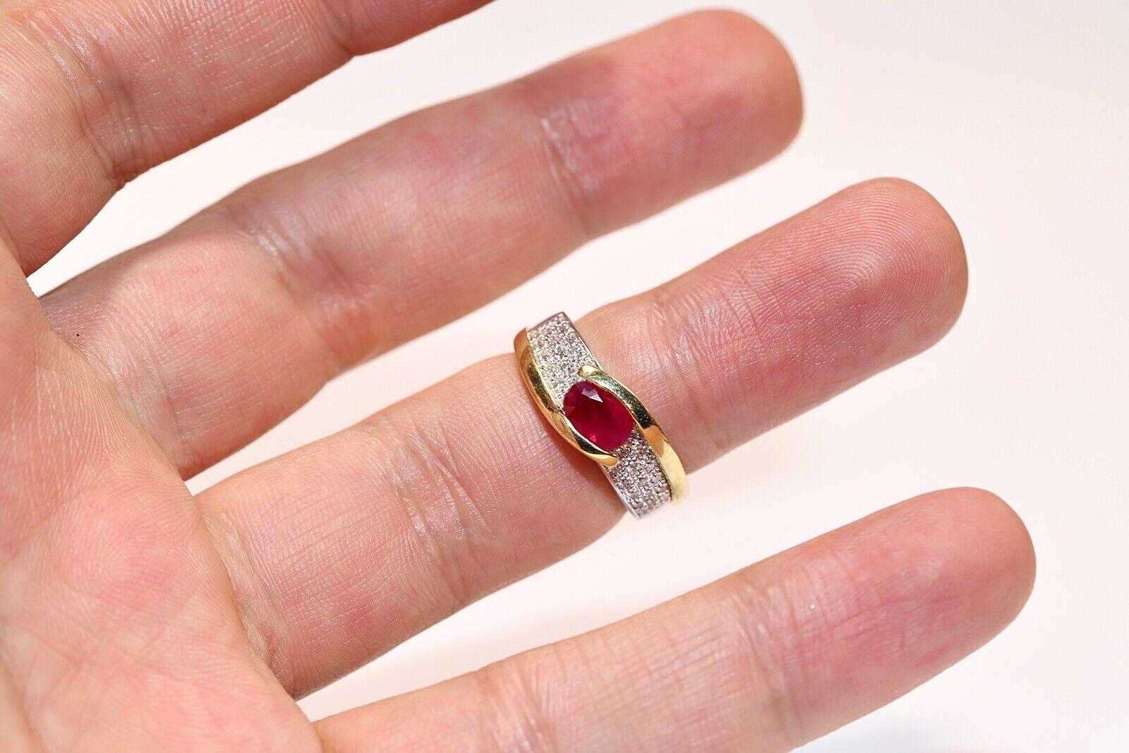 Vintage Circa 1980s Handcrafted 18k Gold Natural Diamond And Ruby Ring For Sale 2