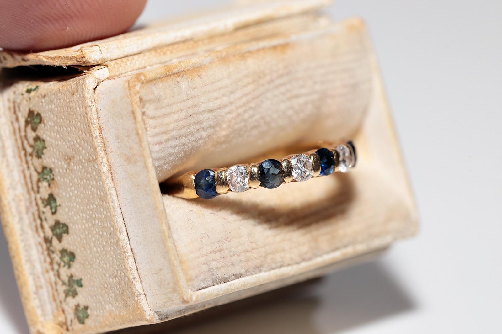 Anillo vintage artesanal de oro de 18 quilates con zafiro y diamantes naturales de la década de 1980 Retro en venta