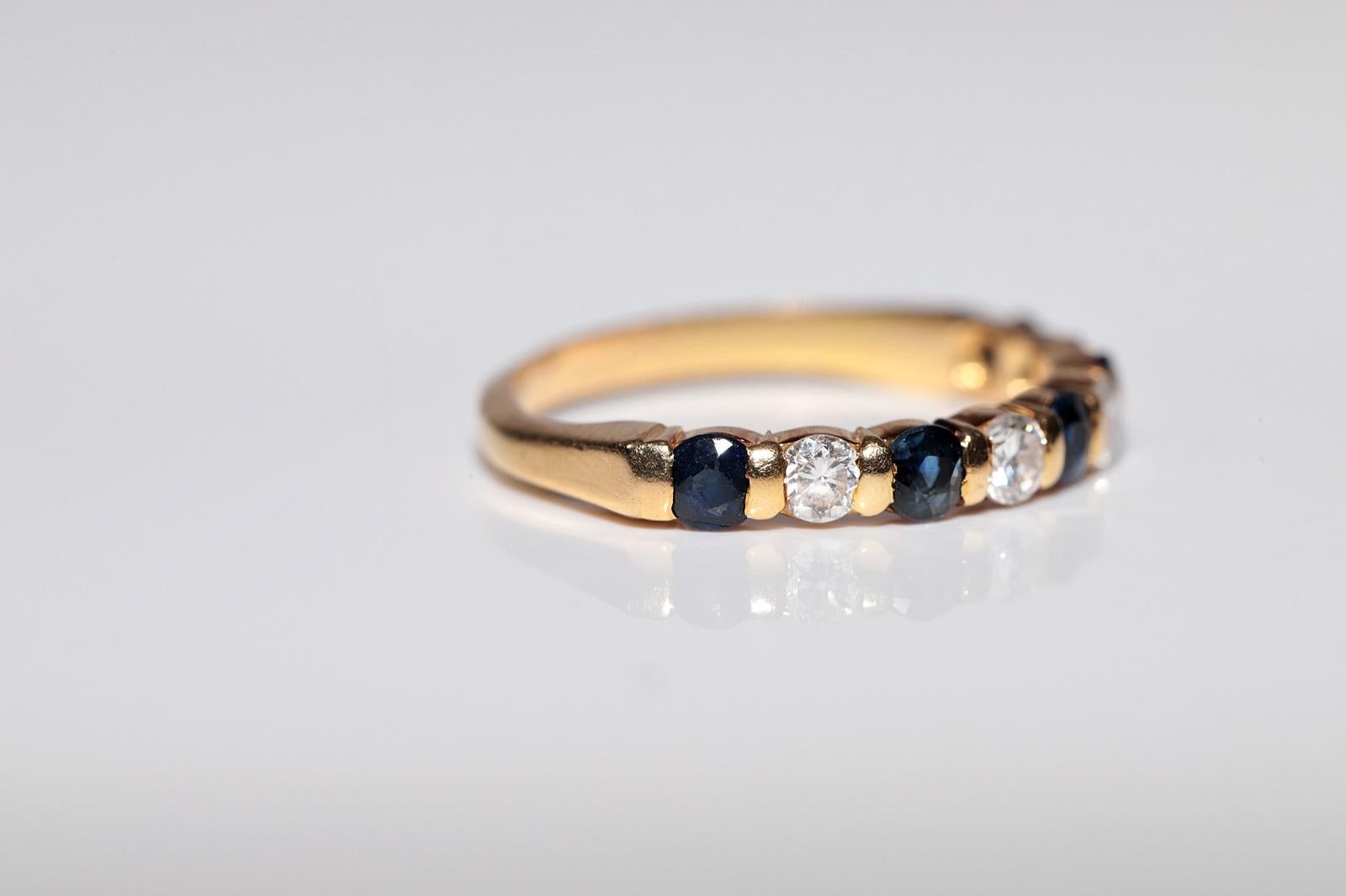 De las mujeres Anillo vintage artesanal de oro de 18 quilates con zafiro y diamantes naturales de la década de 1980 en venta