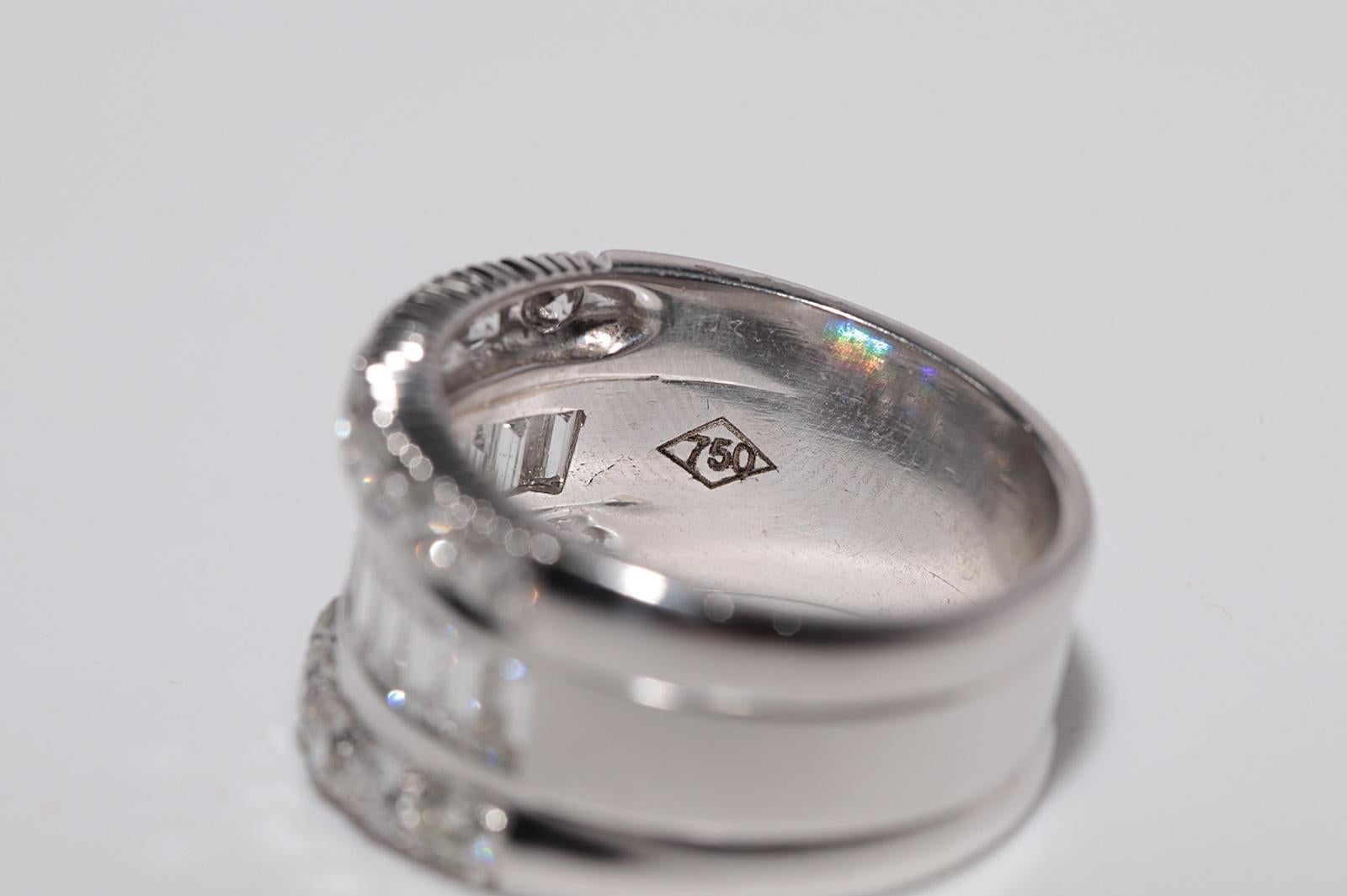 Anello forte d'oro naturale decorato con diamanti naturali, CIRCA 1980, fatto a mano in vendita 4