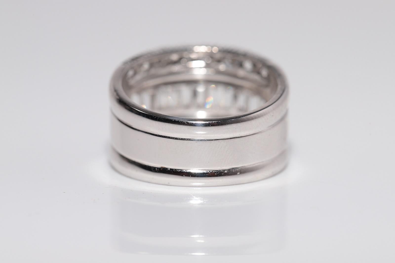 Anello forte d'oro naturale decorato con diamanti naturali, CIRCA 1980, fatto a mano in vendita 2