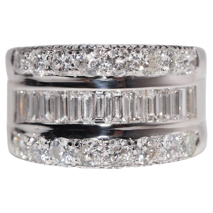 Anello forte d
oro naturale decorato con diamanti naturali, CIRCA 1980, fatto a mano