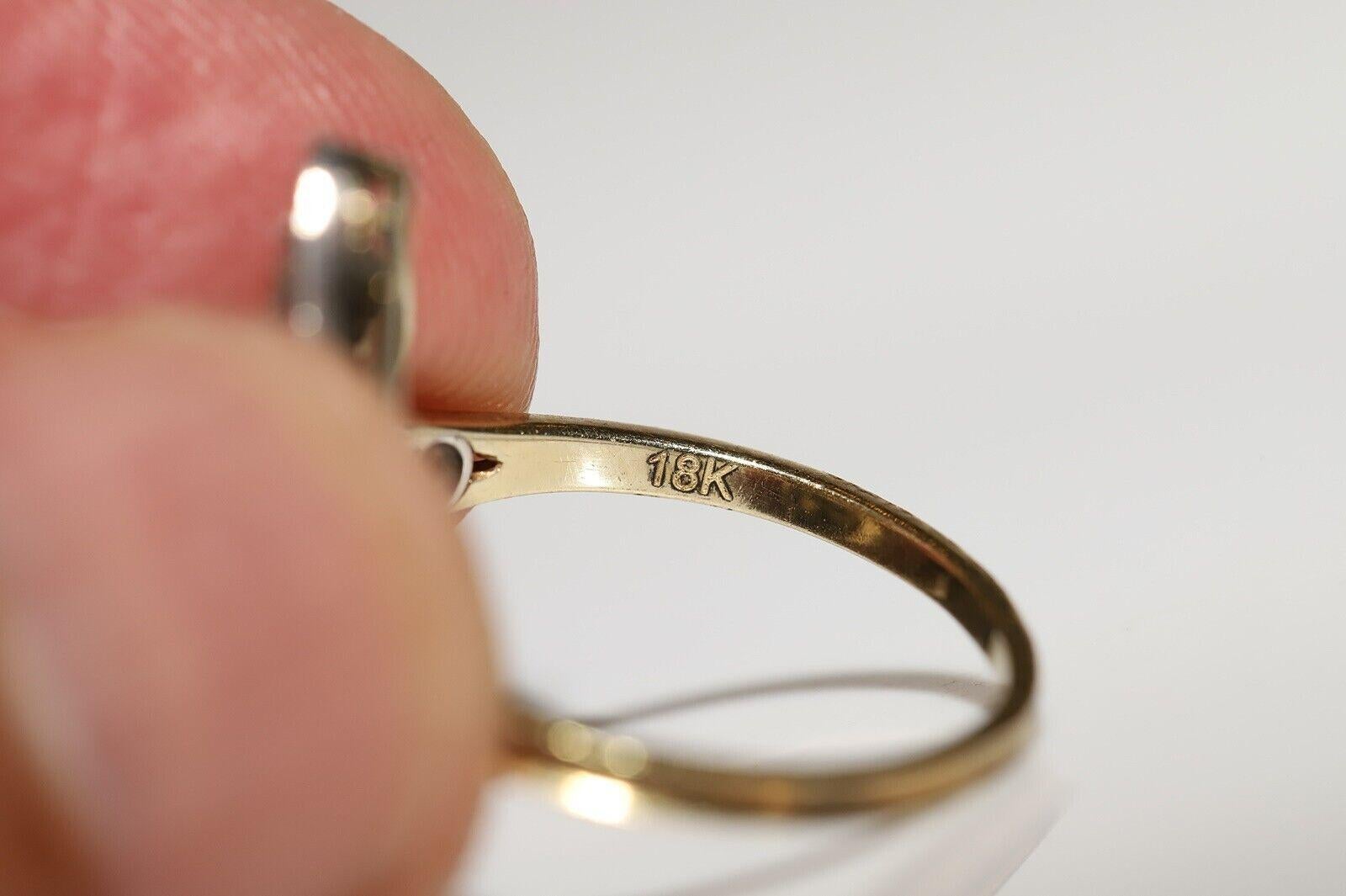 Vintage Circa 1980s l 18k Gold Natural Diamond Caliber Ruby Navette Ring For Sale 1