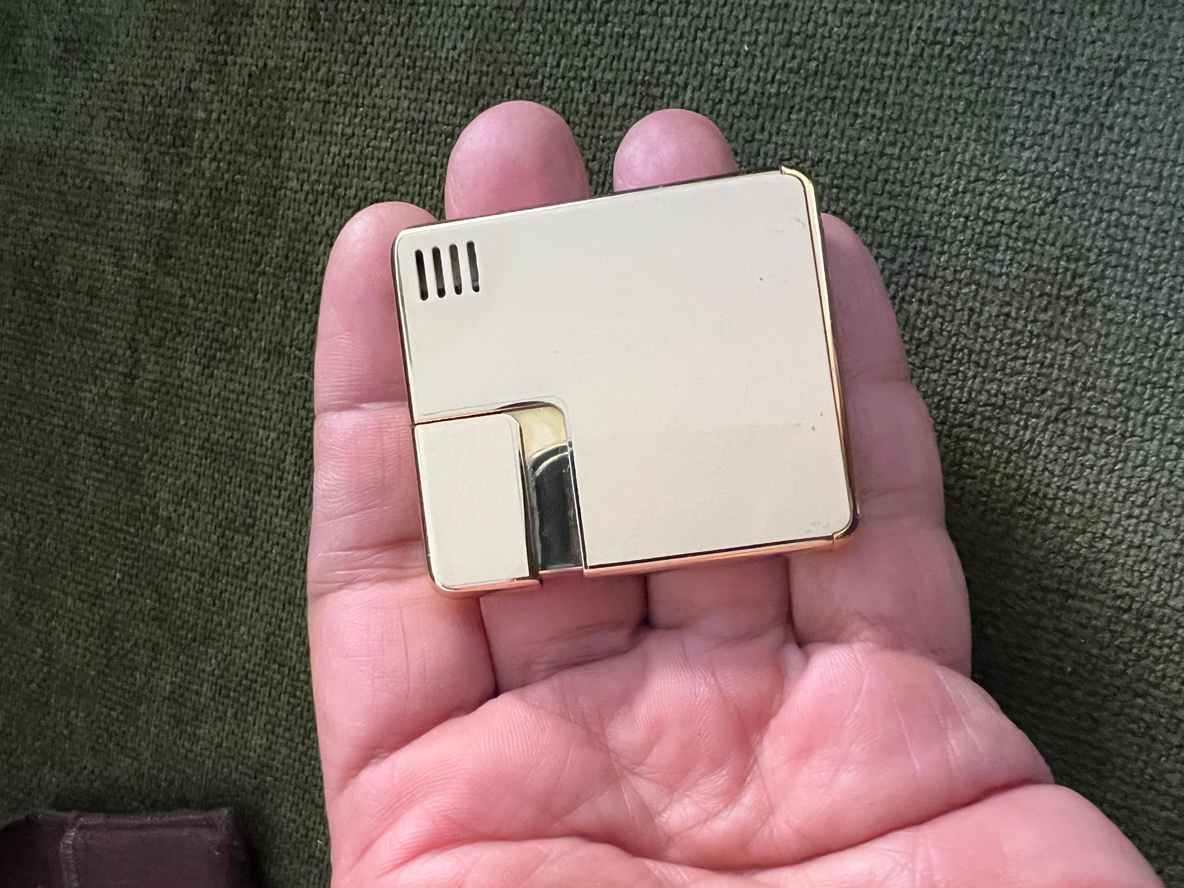 Vintage Circa 1980 Logo Gucci Lights En Plaqué Or 18K & Émail Crème 10