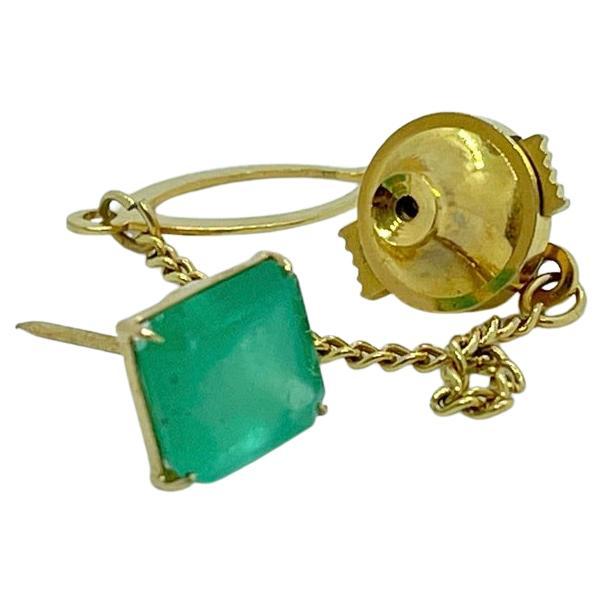 Vintage Circa 1980s Natural Colombian Emerald Tie Pin 18ct Yellow Gold Valuation For Sale