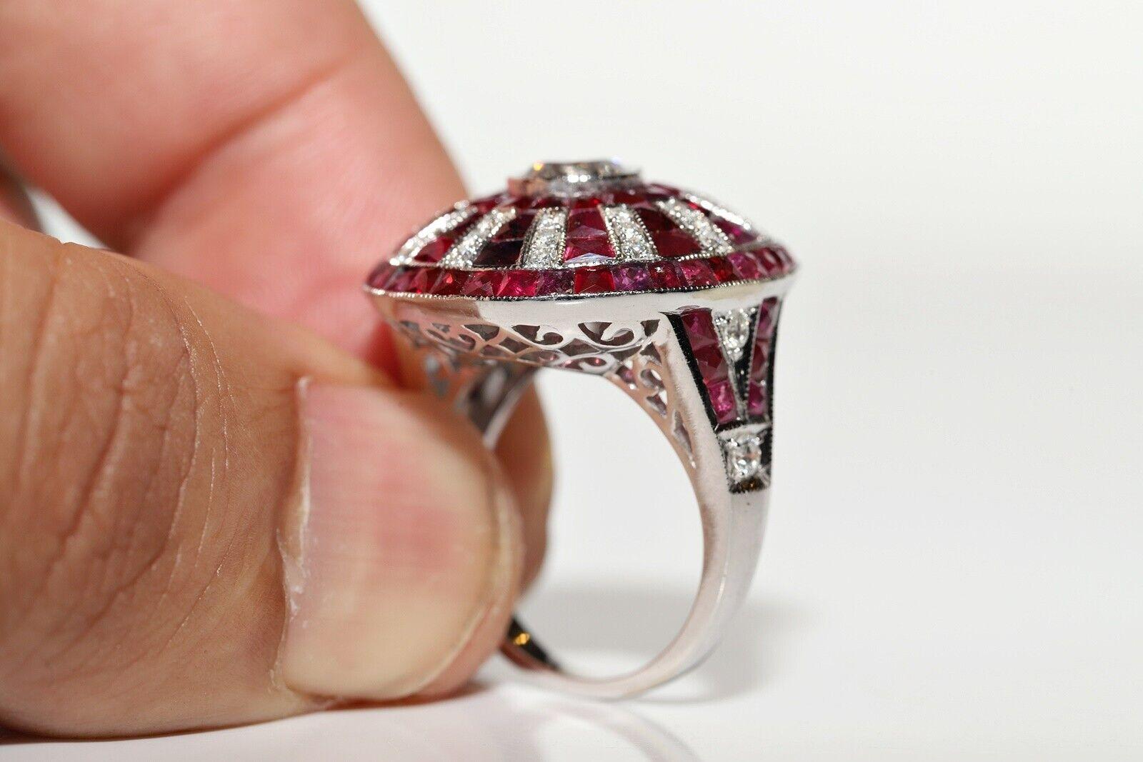Brilliant Cut Vintage Circa 1980s Natural Diamond And Caliber Ruby Decorated Ring For Sale