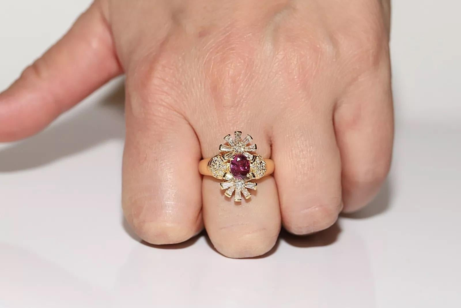 Bague navette originale des années 1980 en or 18 carats, diamant naturel et rubis en vente 5