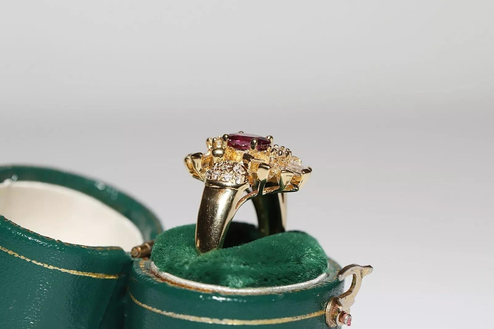 Bague navette originale des années 1980 en or 18 carats, diamant naturel et rubis en vente 7