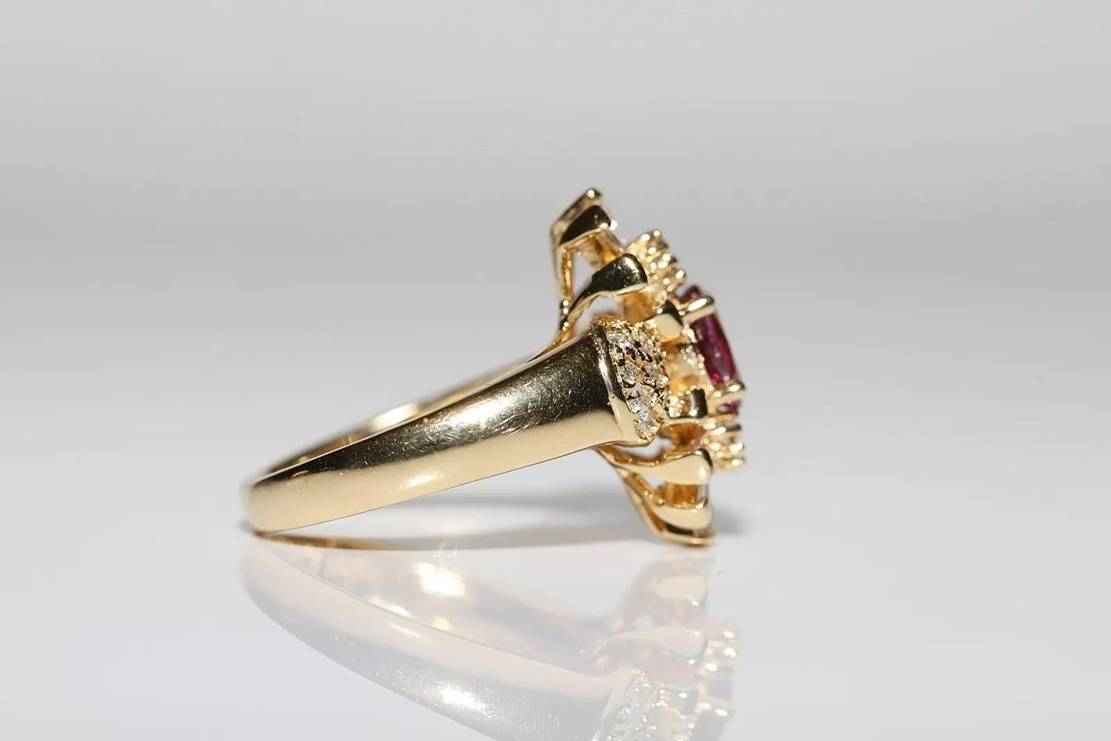 Taille brillant Bague navette originale des années 1980 en or 18 carats, diamant naturel et rubis en vente