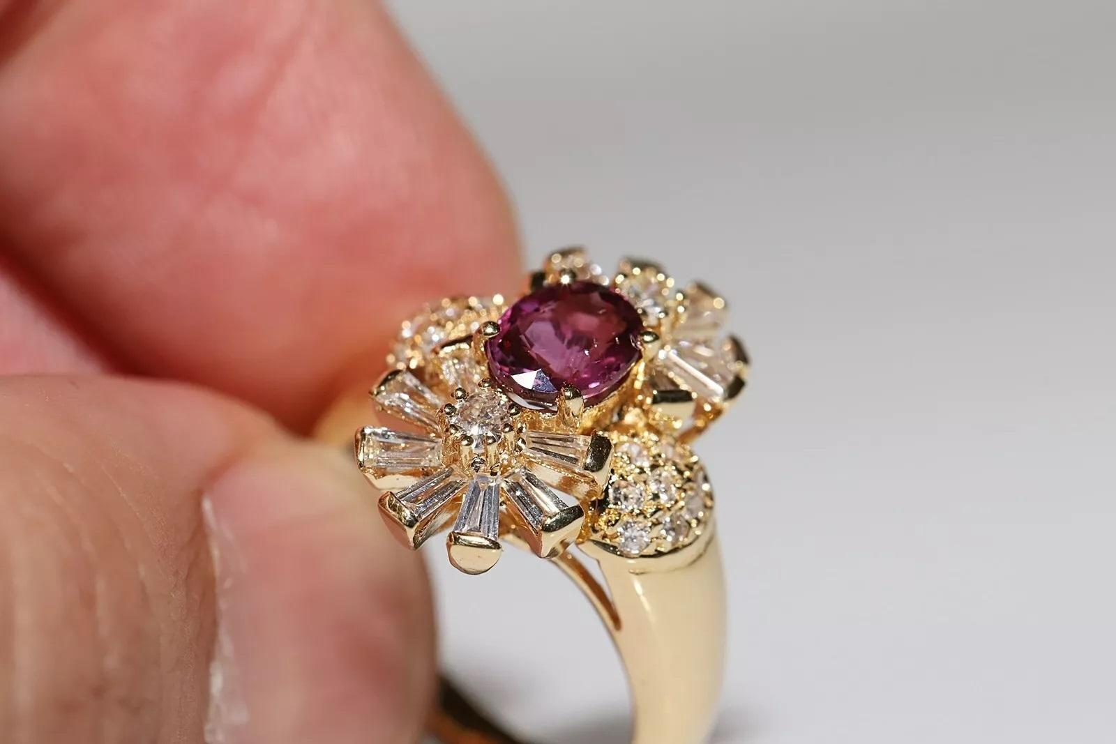 Bague navette originale des années 1980 en or 18 carats, diamant naturel et rubis Pour femmes en vente